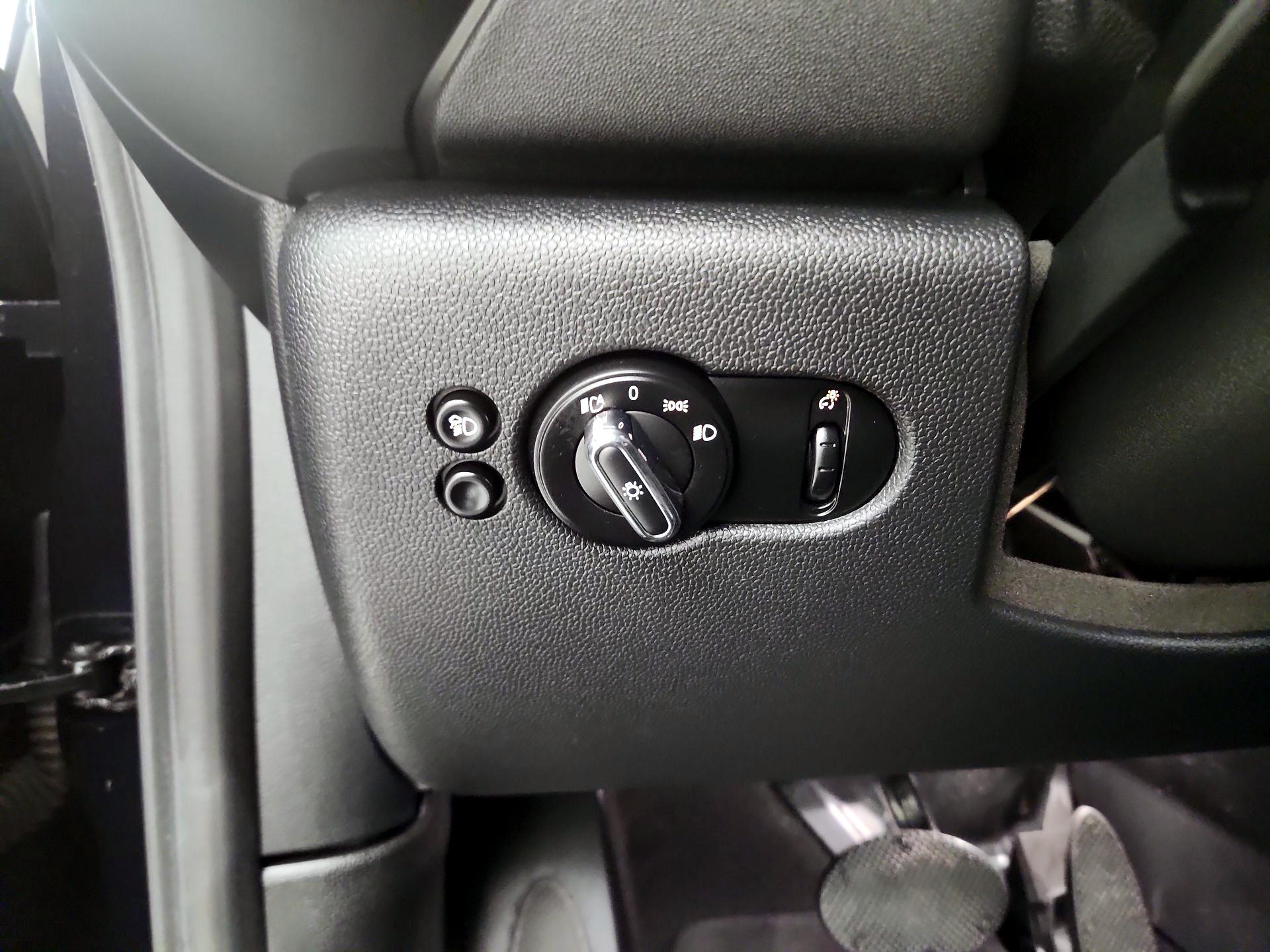 Thumbnail: 2022 MINI Cooper - 11