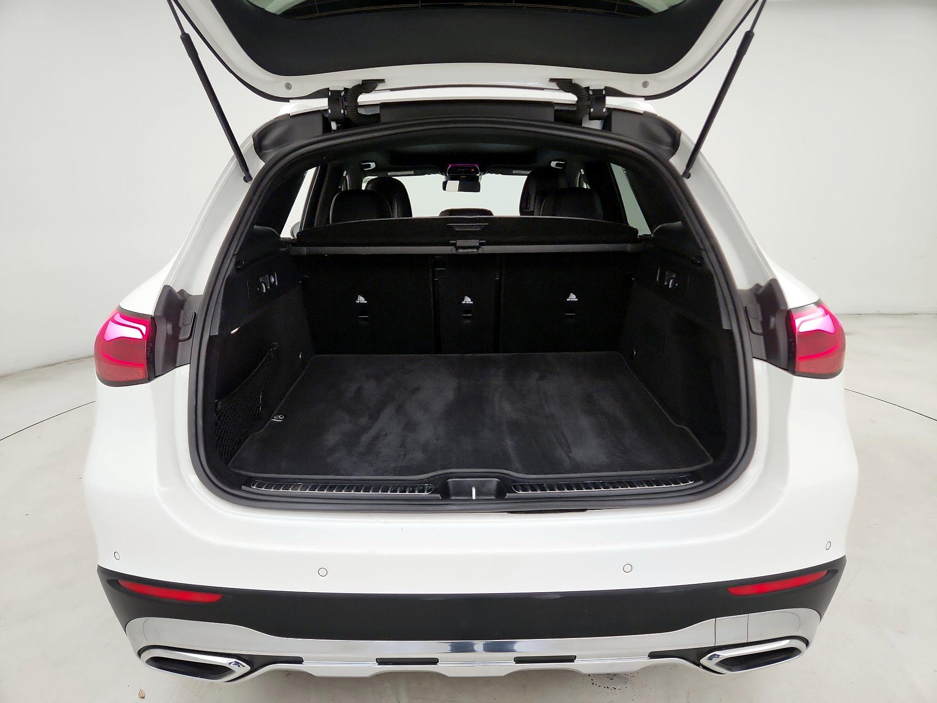 Thumbnail: 2024 Mercedes-Benz GLC - 16