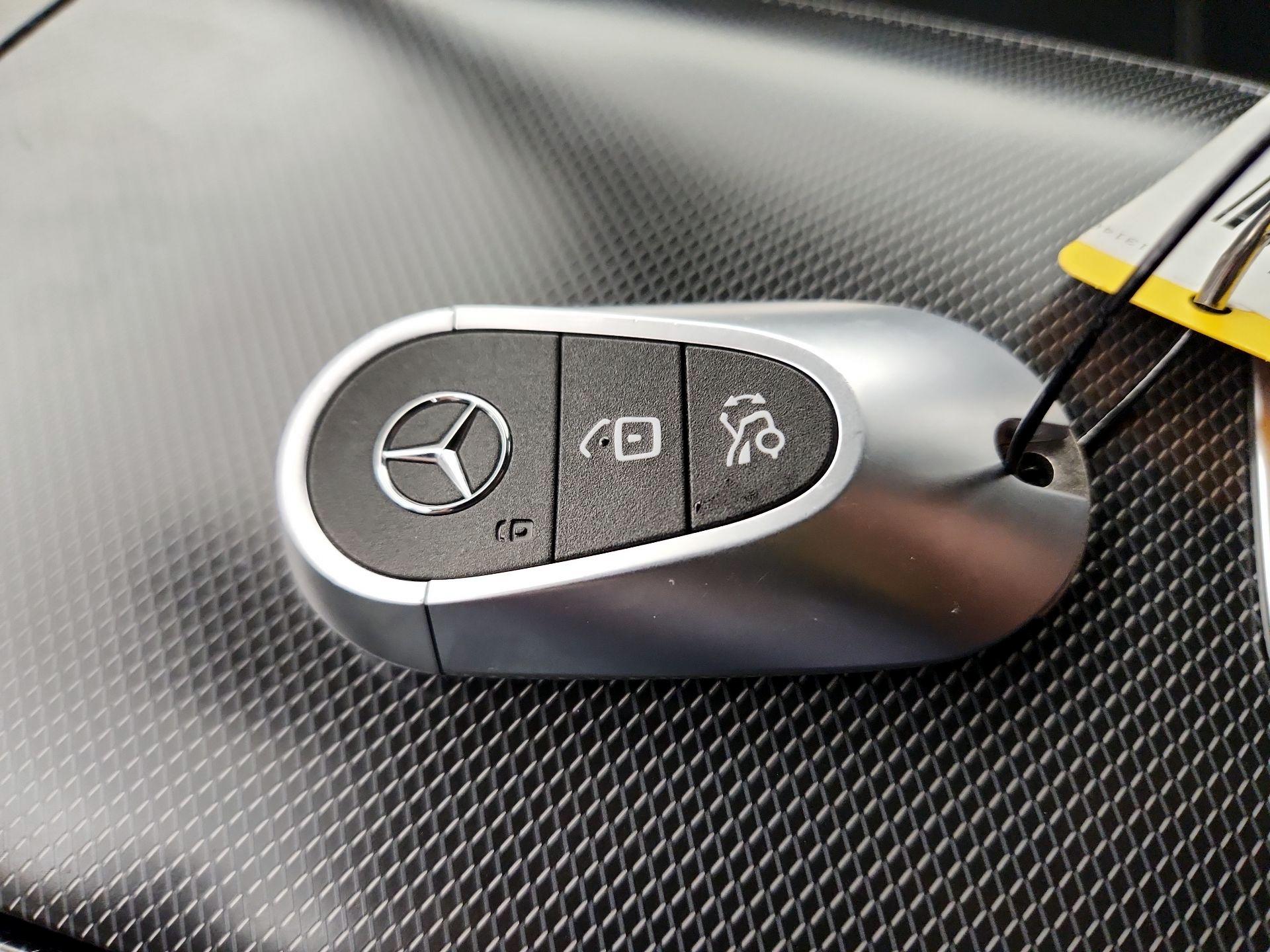 Thumbnail: 2024 Mercedes-Benz GLC - 18