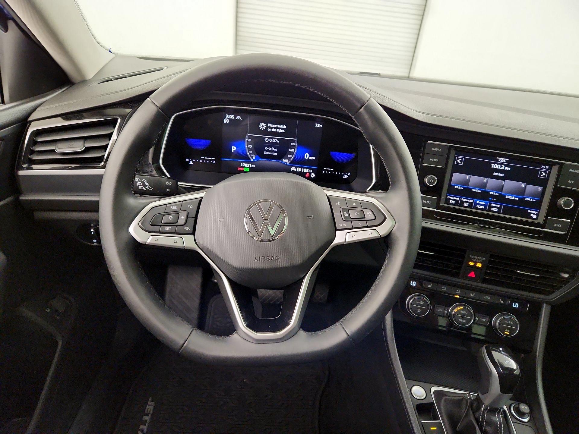 Thumbnail: 2024 Volkswagen Jetta - 10