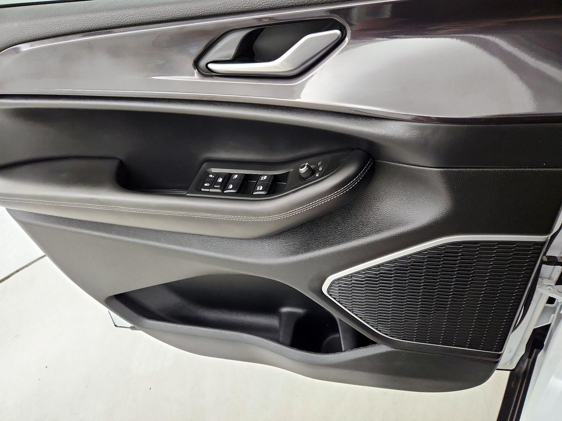 Thumbnail: 2021 Jeep Grand Cherokee L - 12