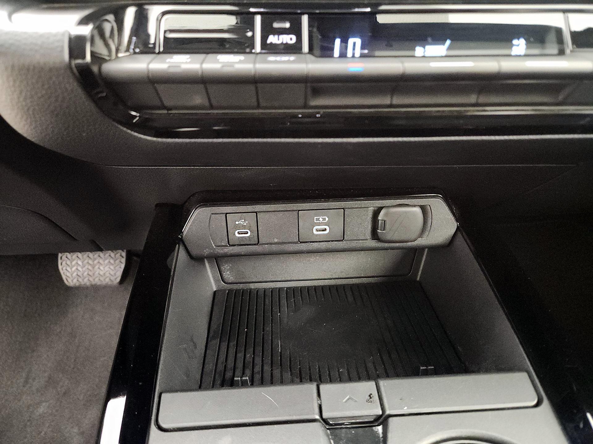 Thumbnail: 2025 Toyota Prius - 19