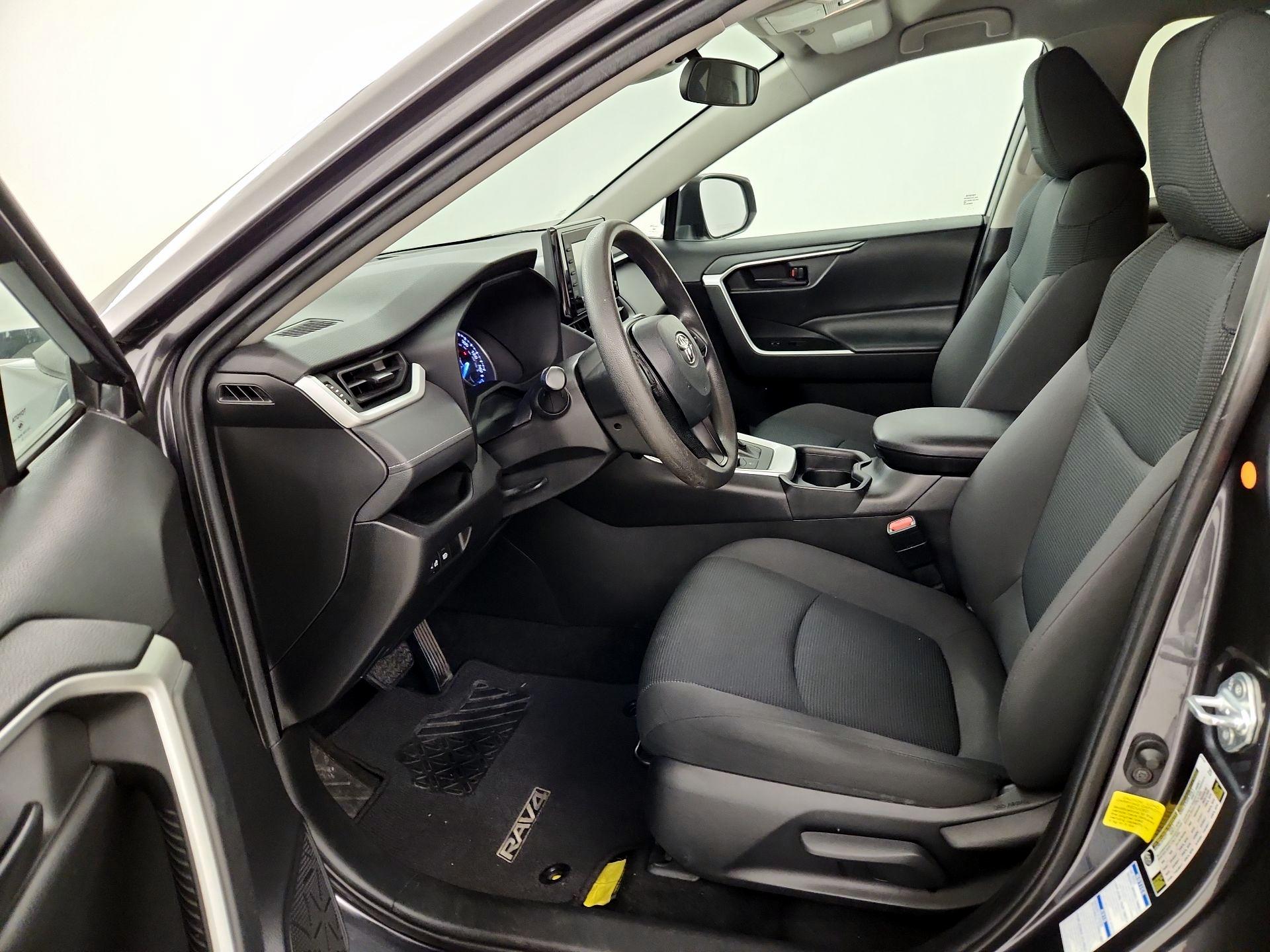 Thumbnail: 2021 Toyota RAV4 - 11