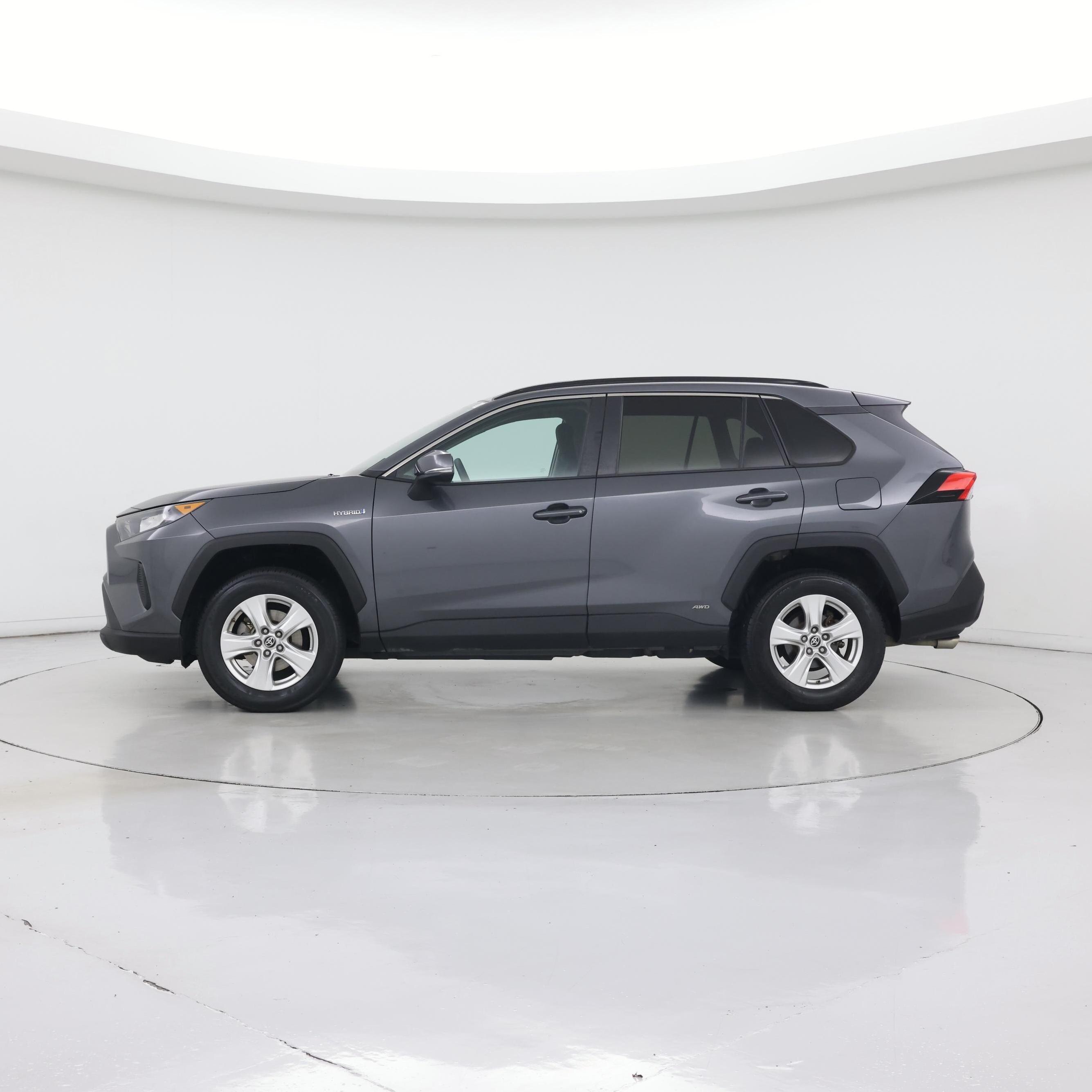 Thumbnail: 2021 Toyota RAV4 - 3