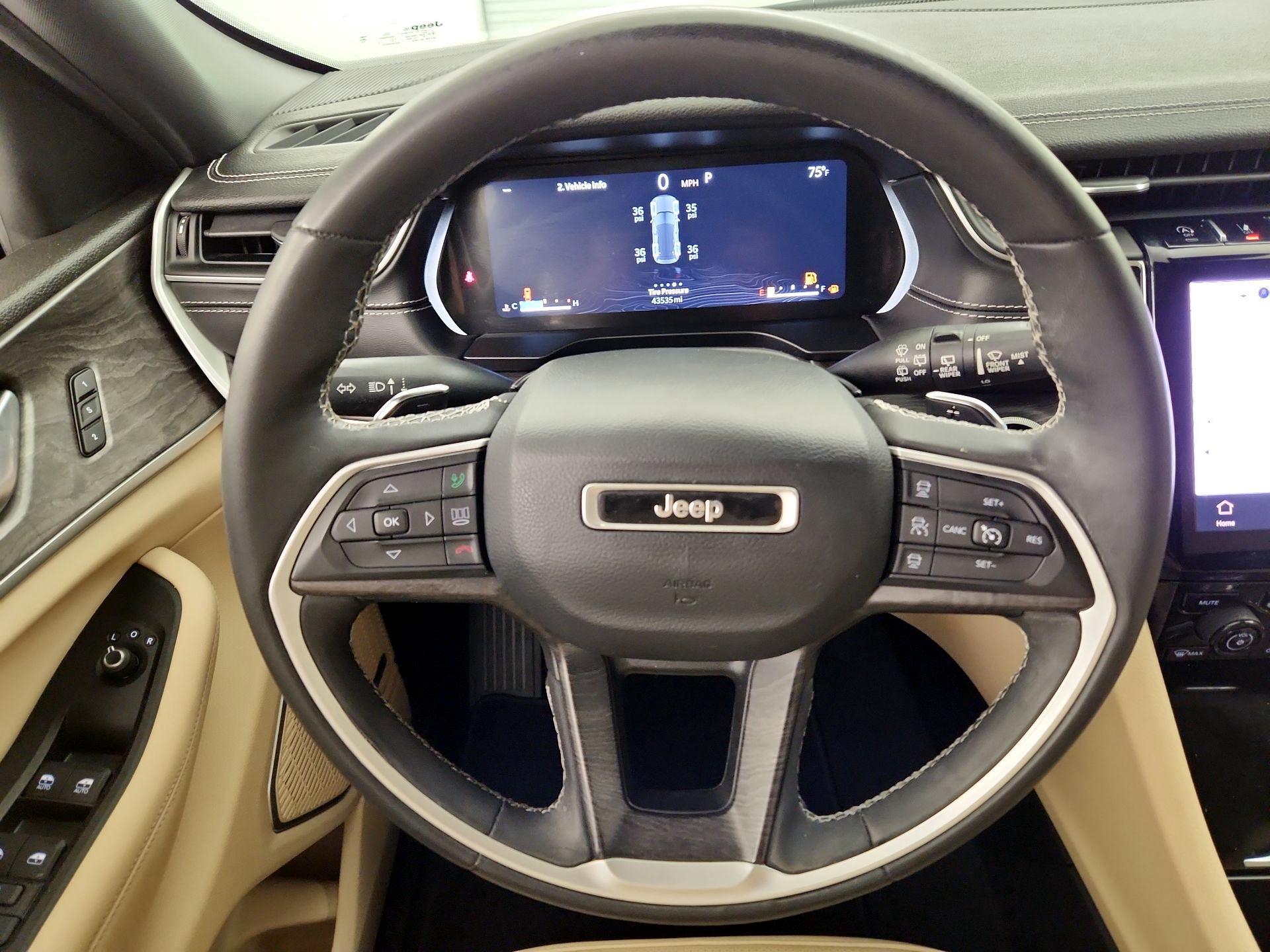 Thumbnail: 2023 Jeep Grand Cherokee - 10