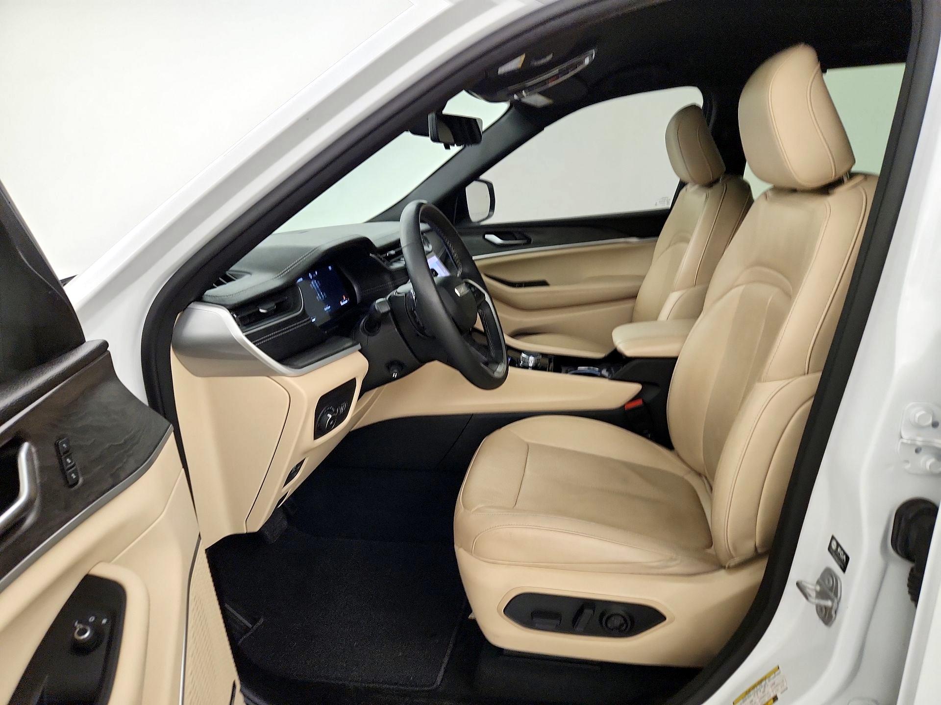 Thumbnail: 2023 Jeep Grand Cherokee - 11