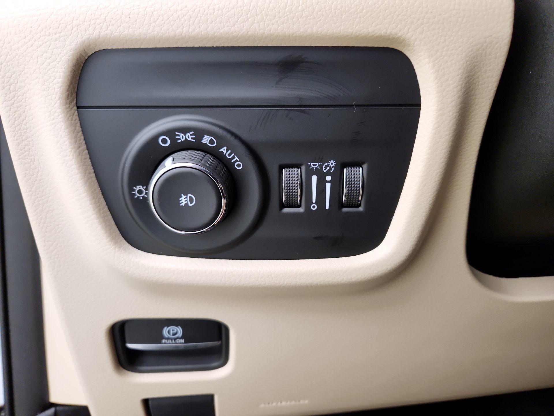 Thumbnail: 2023 Jeep Grand Cherokee - 13