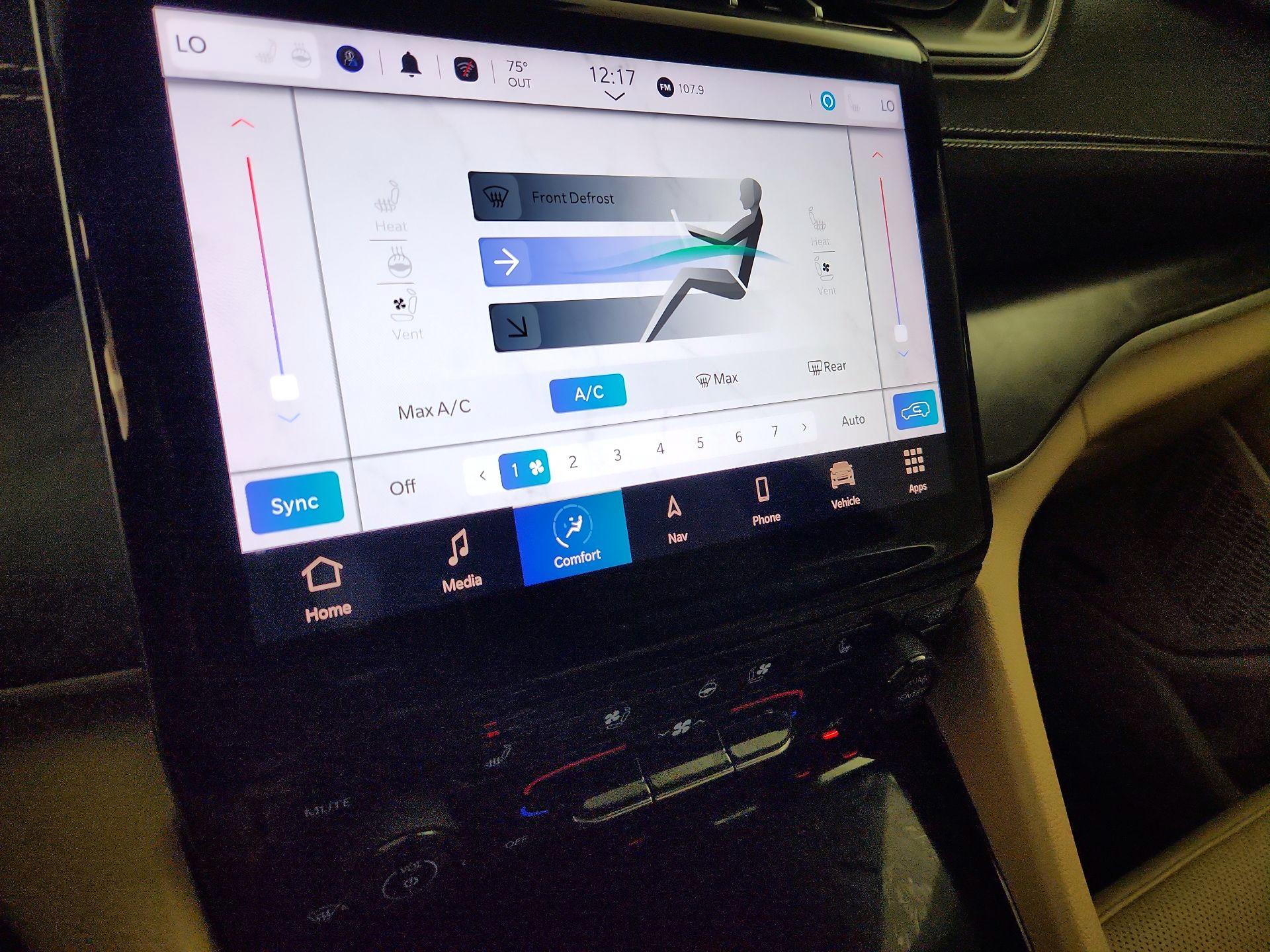 Thumbnail: 2023 Jeep Grand Cherokee - 17