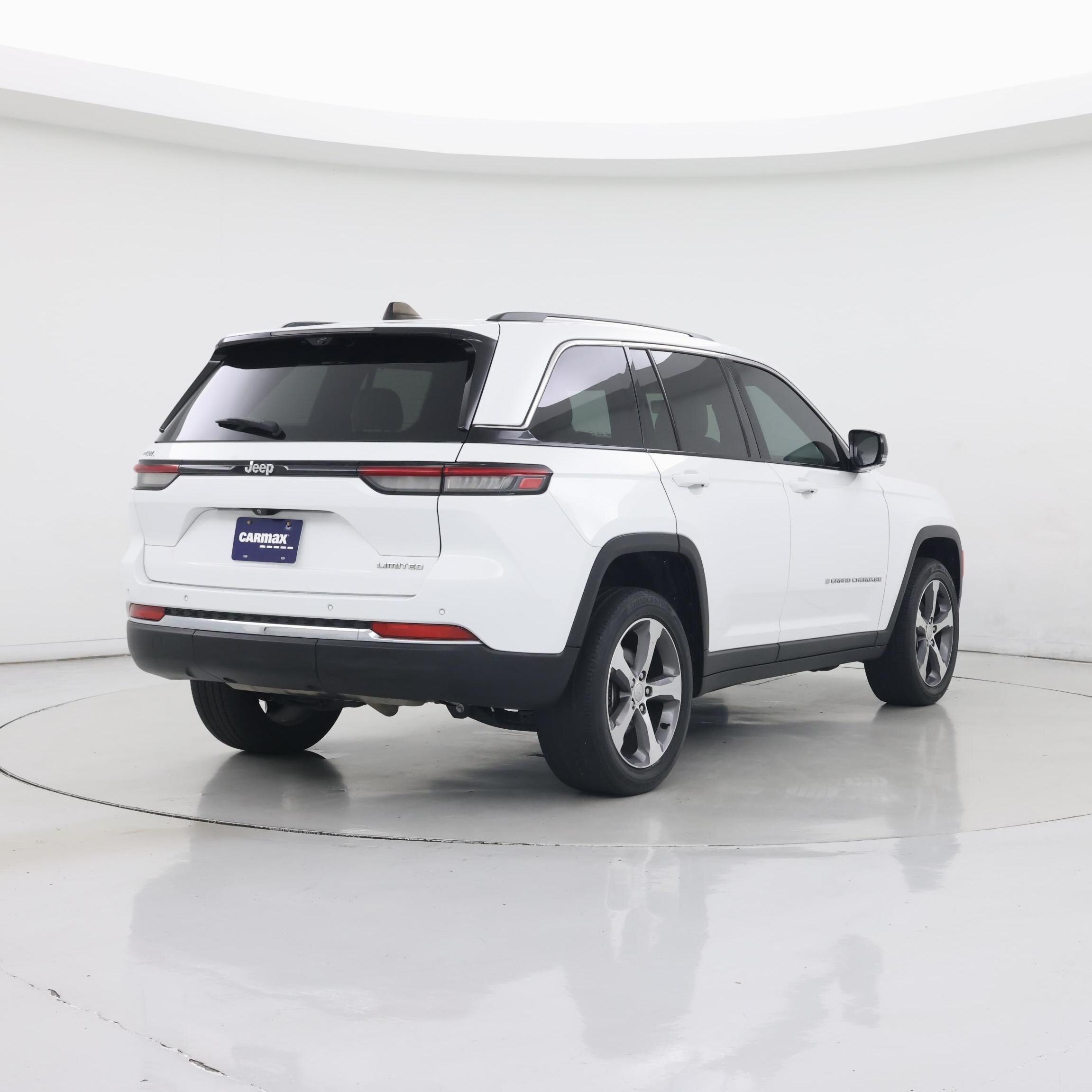 Thumbnail: 2023 Jeep Grand Cherokee - 8