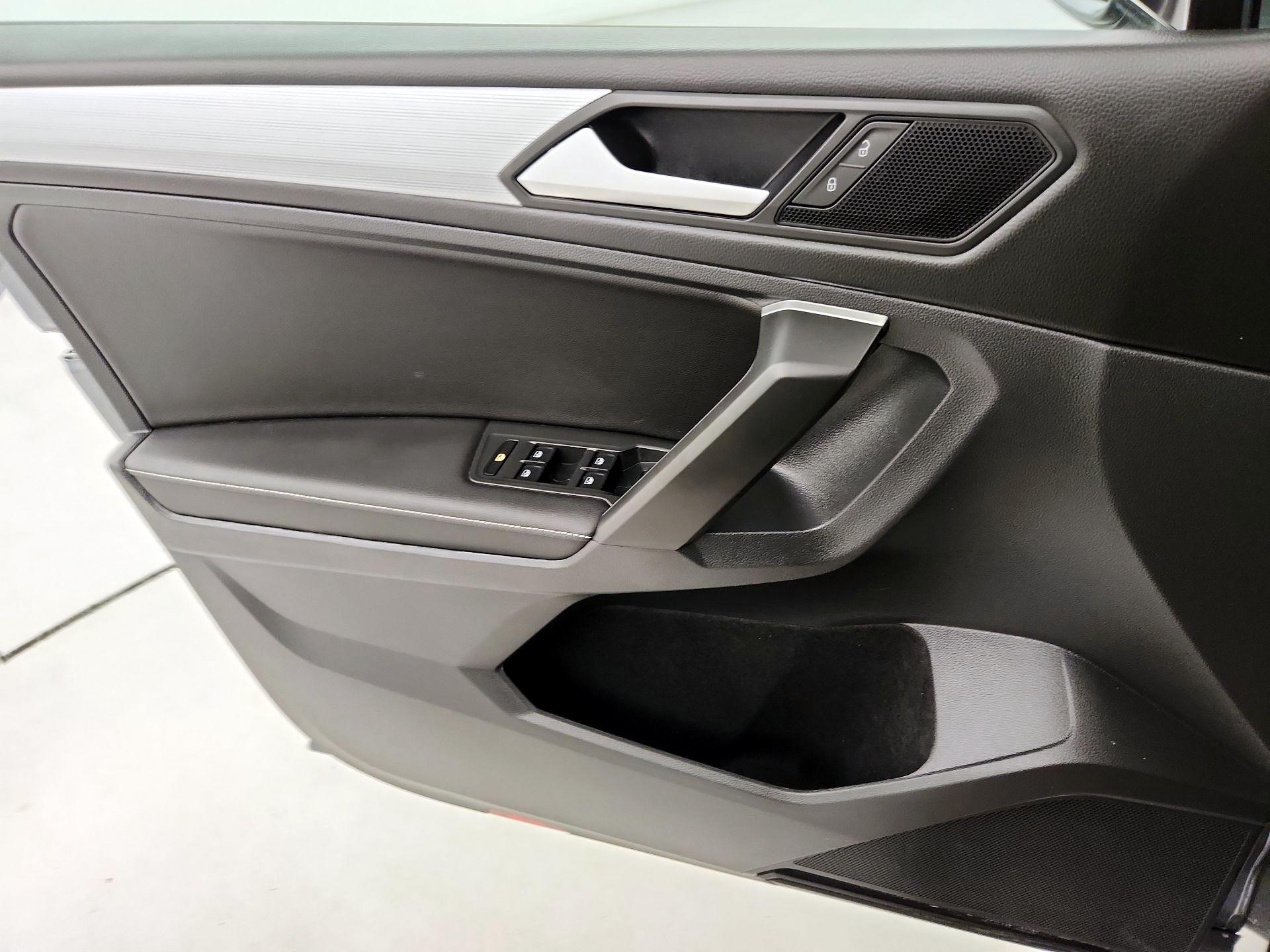 Thumbnail: 2024 Volkswagen Tiguan - 12