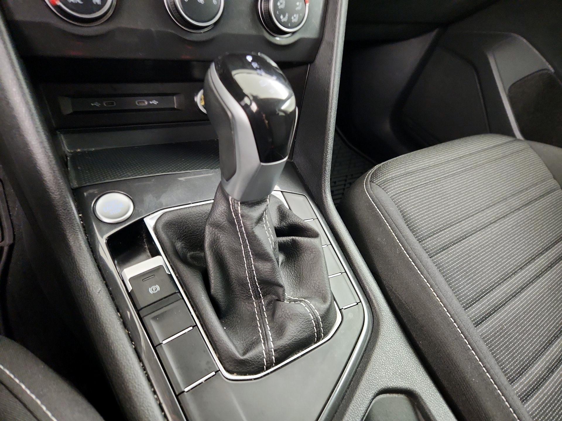 Thumbnail: 2024 Volkswagen Tiguan - 17