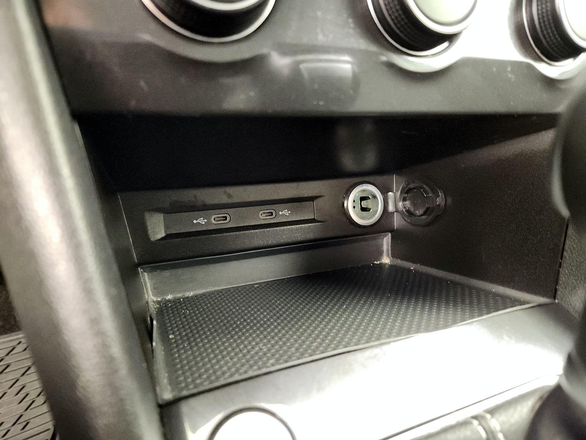 Thumbnail: 2024 Volkswagen Tiguan - 18