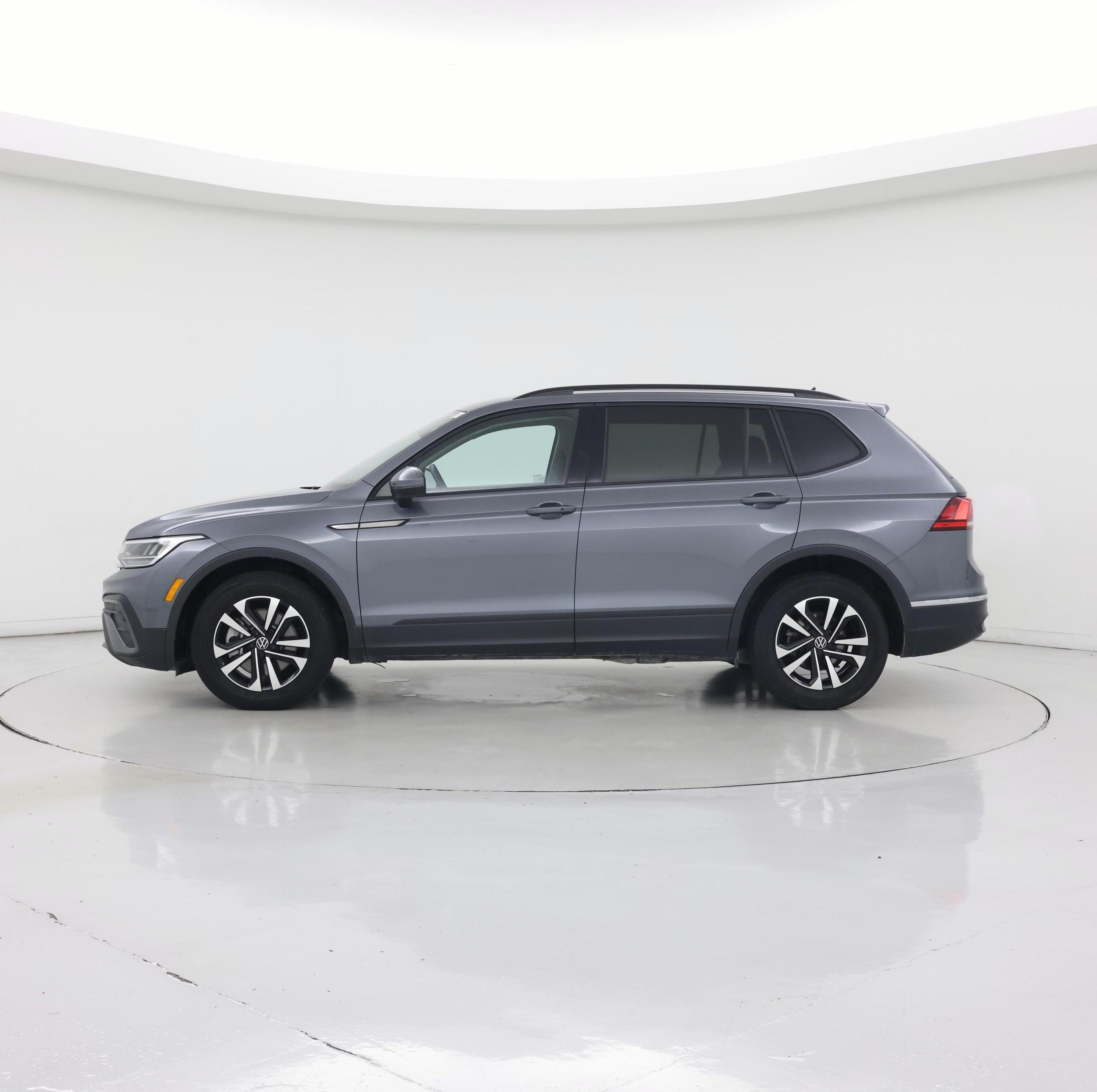 Thumbnail: 2024 Volkswagen Tiguan - 3