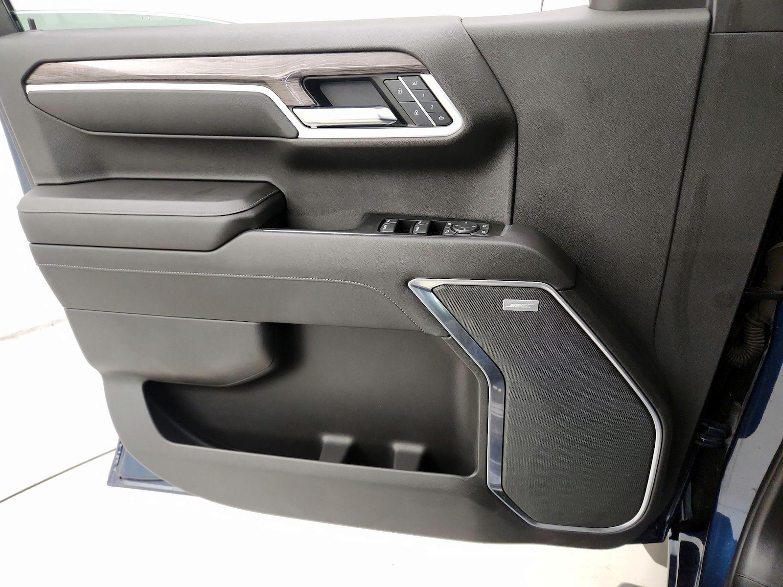 2022 Chevrolet Silverado 1500 LTZ - Photo 13