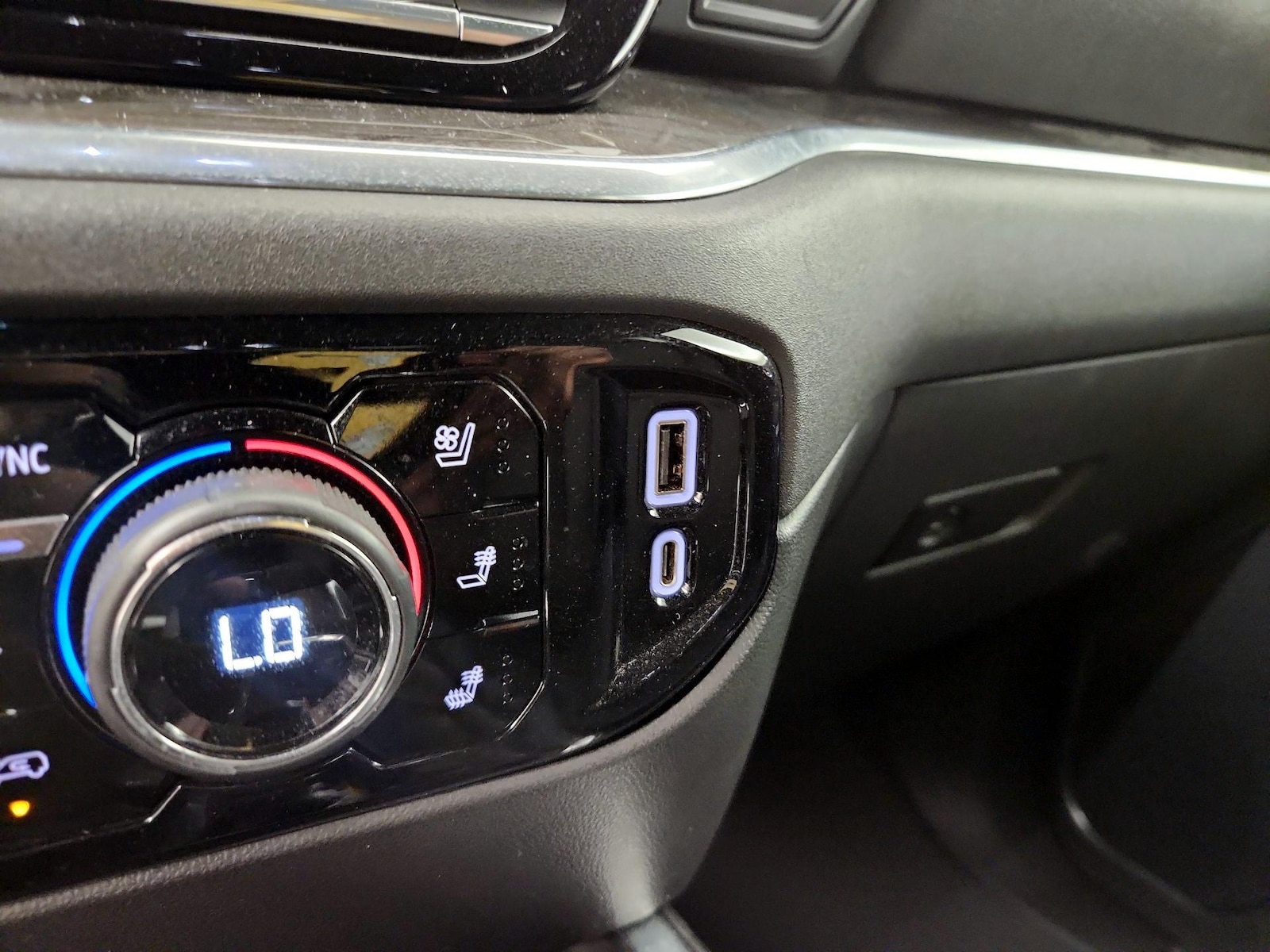 2022 Chevrolet Silverado 1500 LTZ - Photo 19