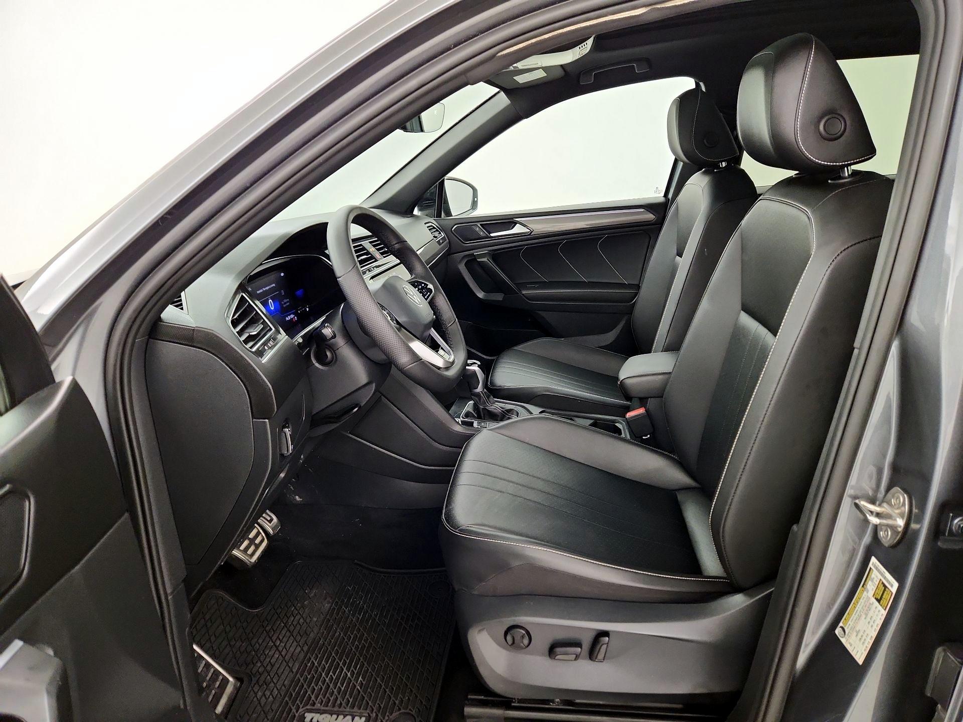 Thumbnail: 2022 Volkswagen Tiguan - 11