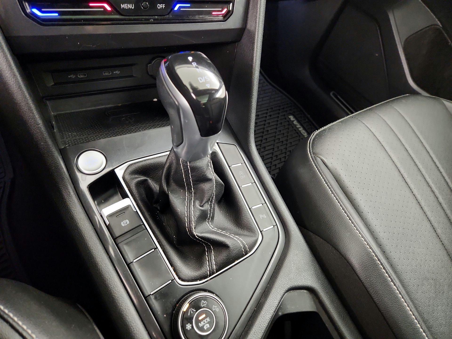 Thumbnail: 2022 Volkswagen Tiguan - 17