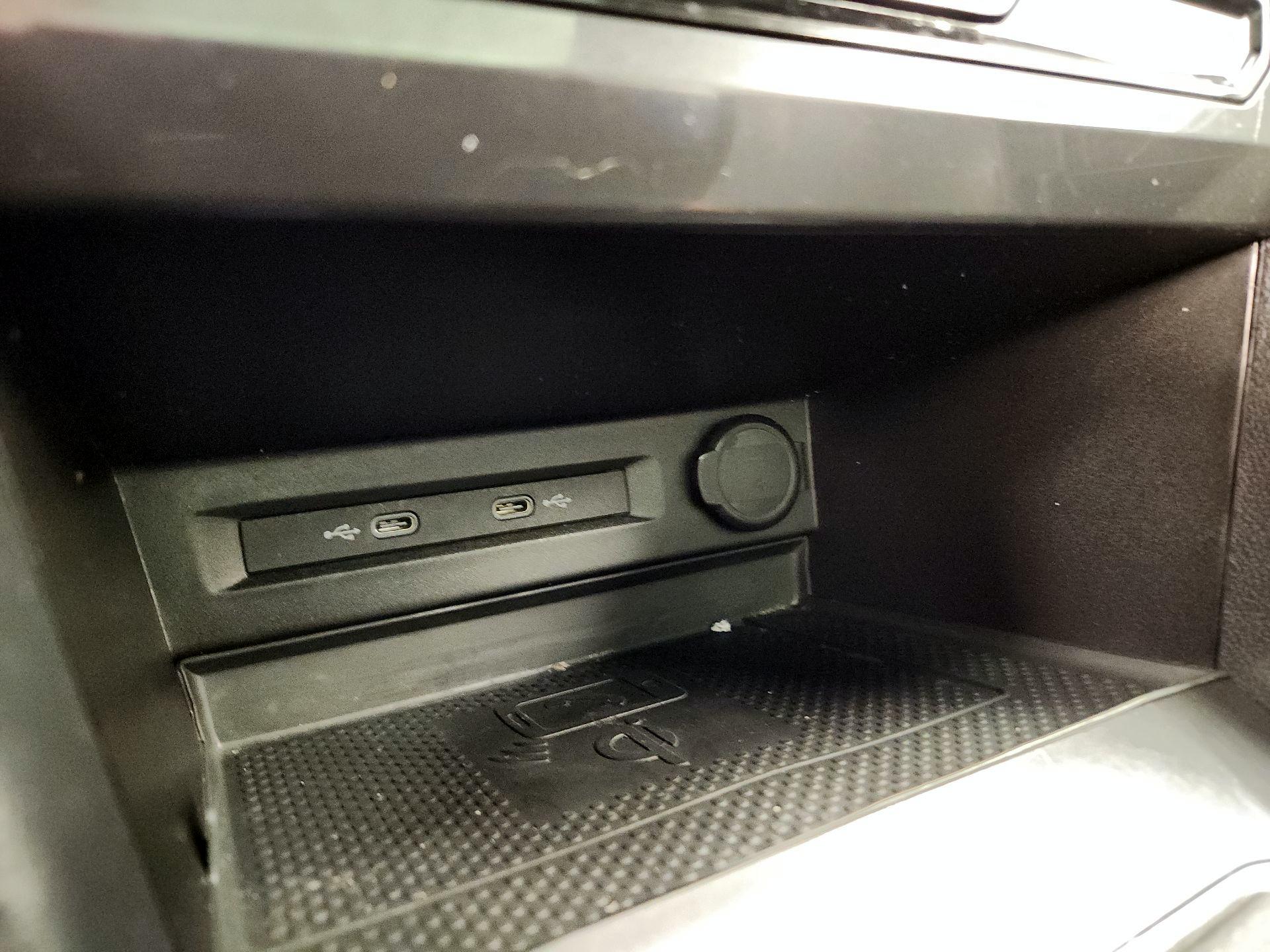 Thumbnail: 2022 Volkswagen Tiguan - 18