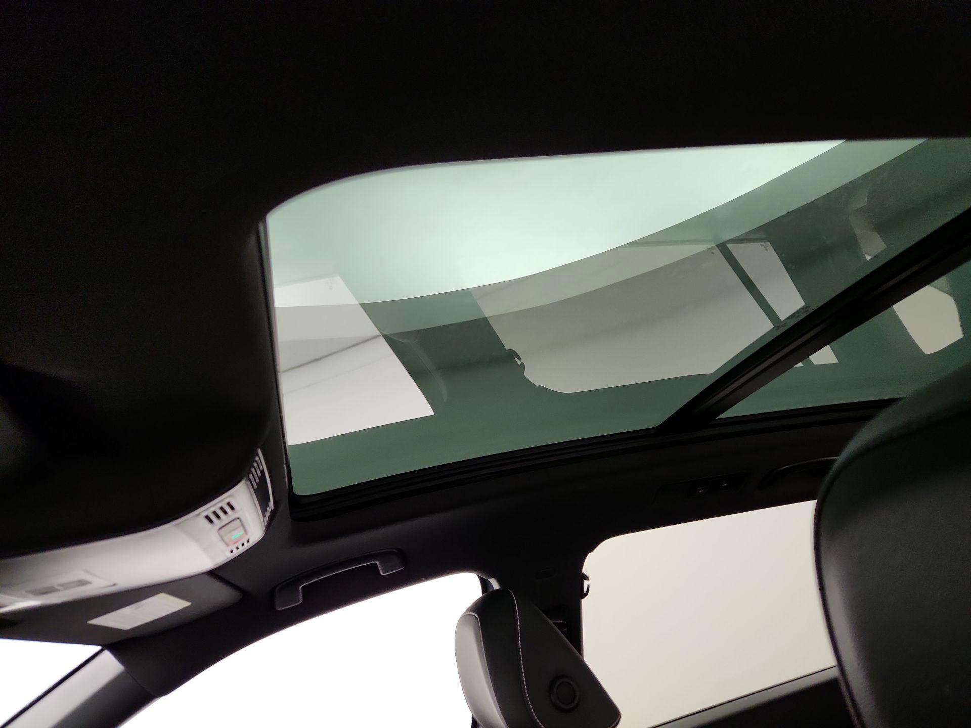 Thumbnail: 2022 Volkswagen Tiguan - 19