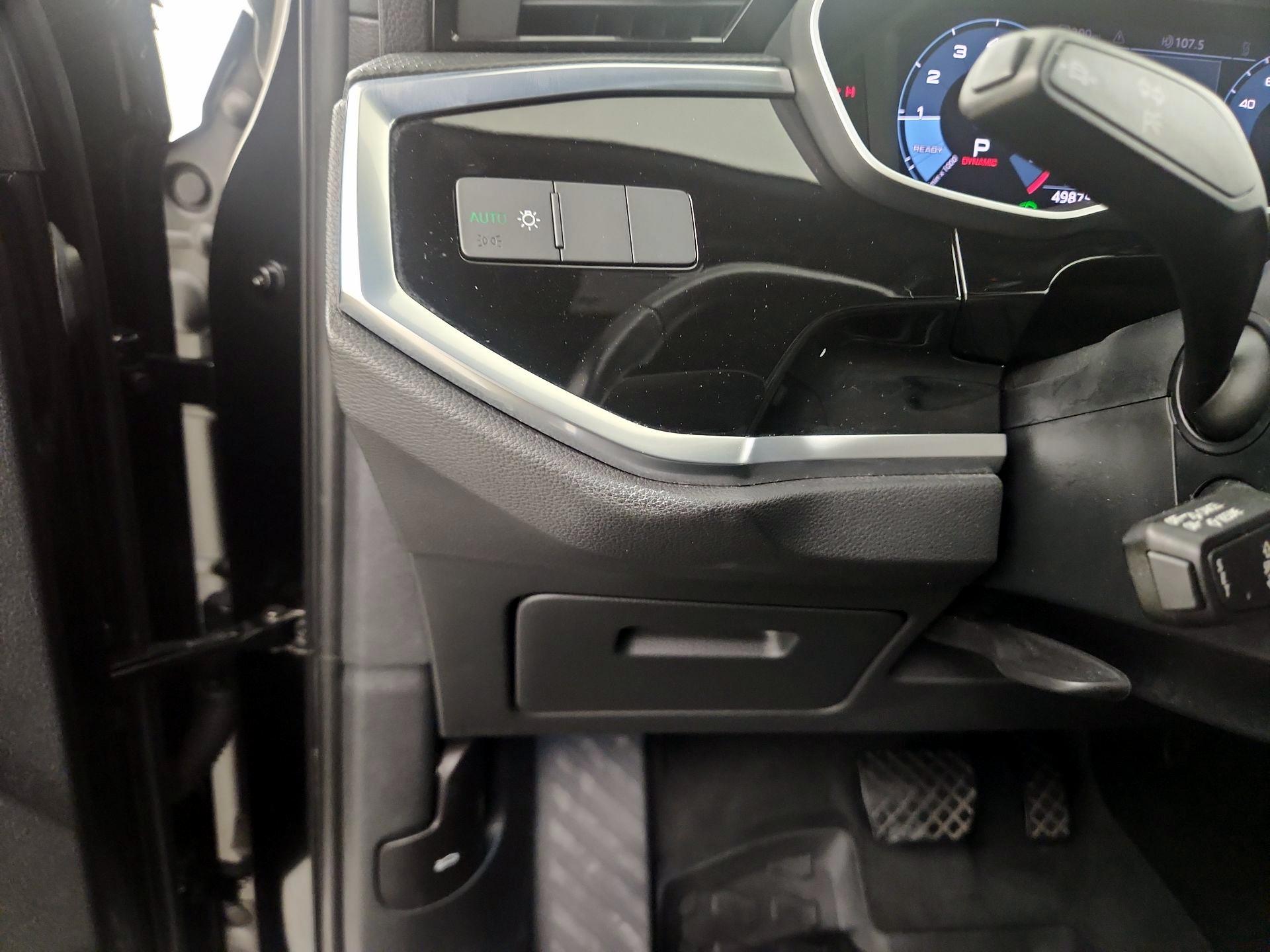 Thumbnail: 2021 Audi Q3 - 11