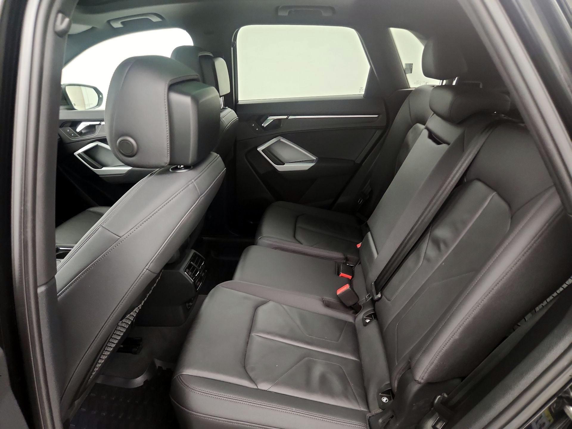 Thumbnail: 2021 Audi Q3 - 18