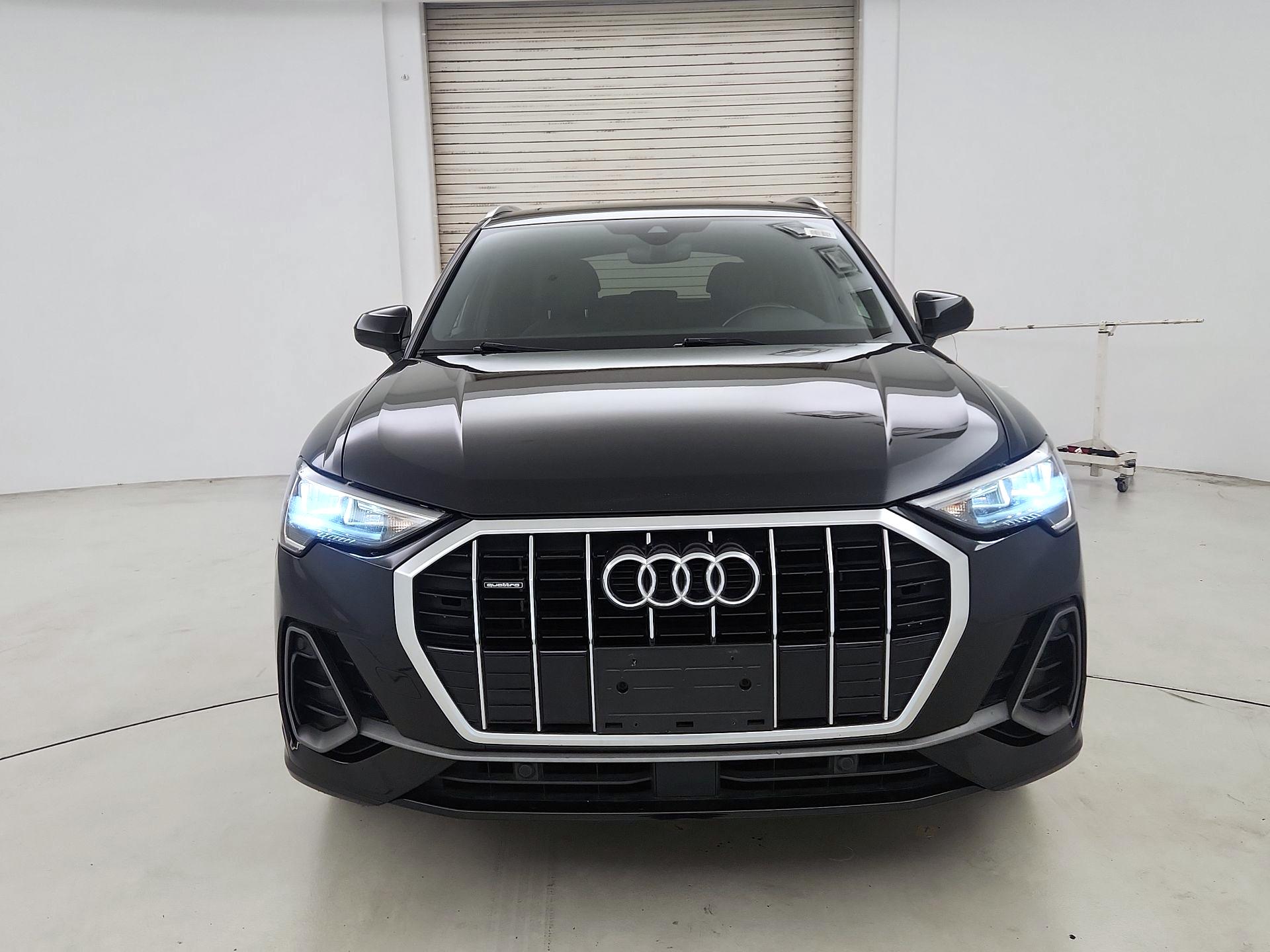 Thumbnail: 2021 Audi Q3 - 2