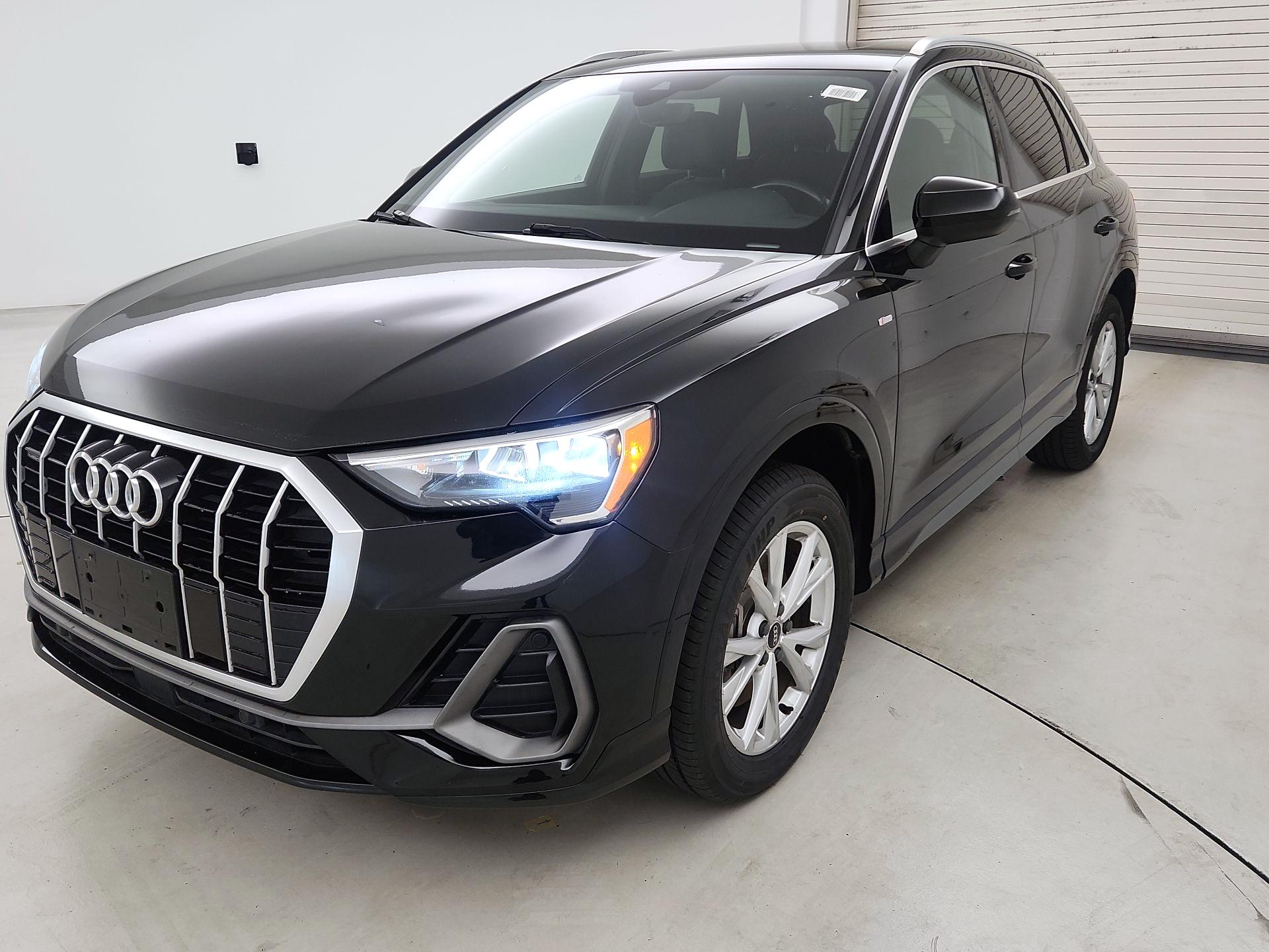 Thumbnail: 2021 Audi Q3 - 3