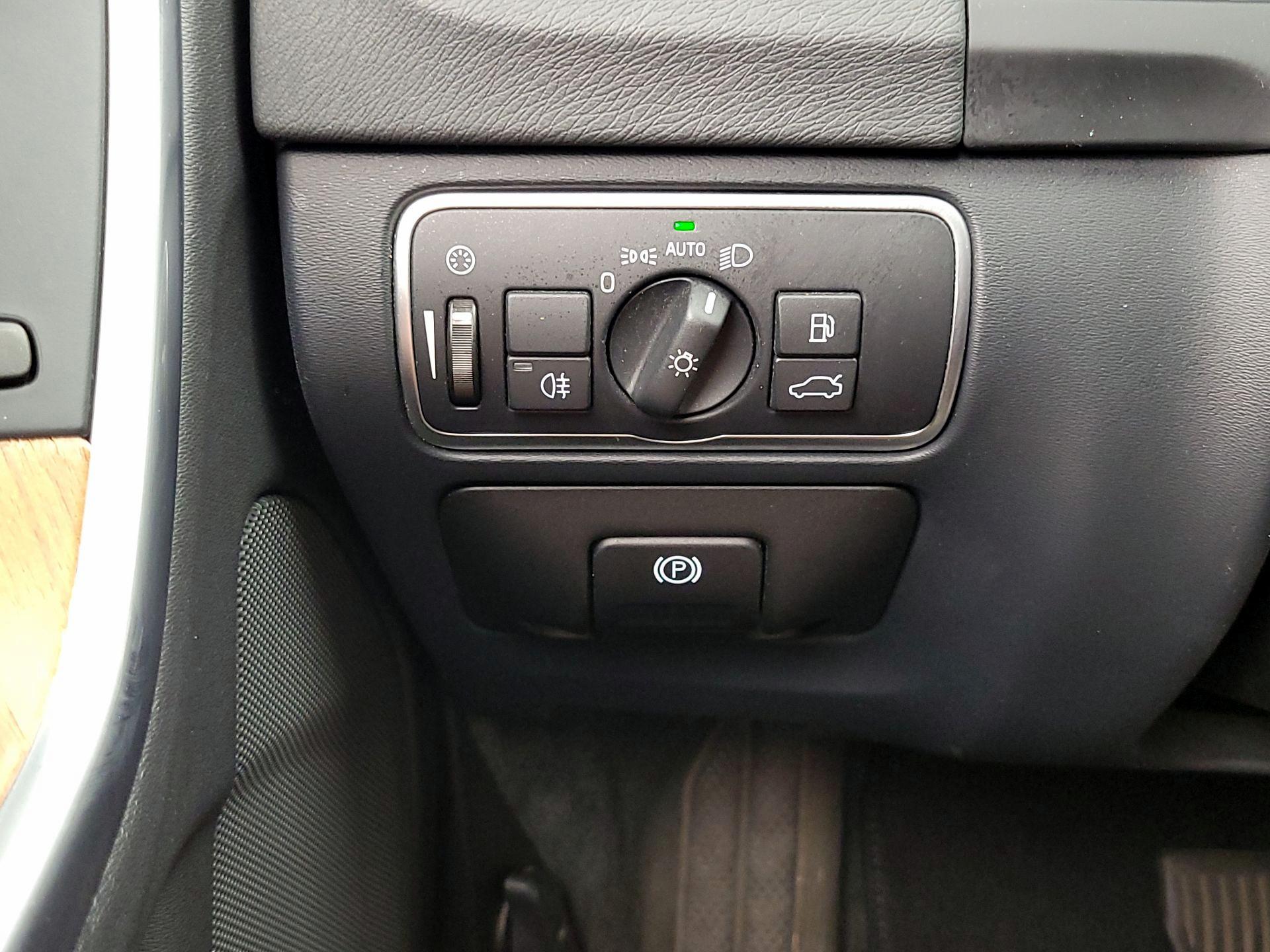 Thumbnail: 2017 Volvo S60 - 13