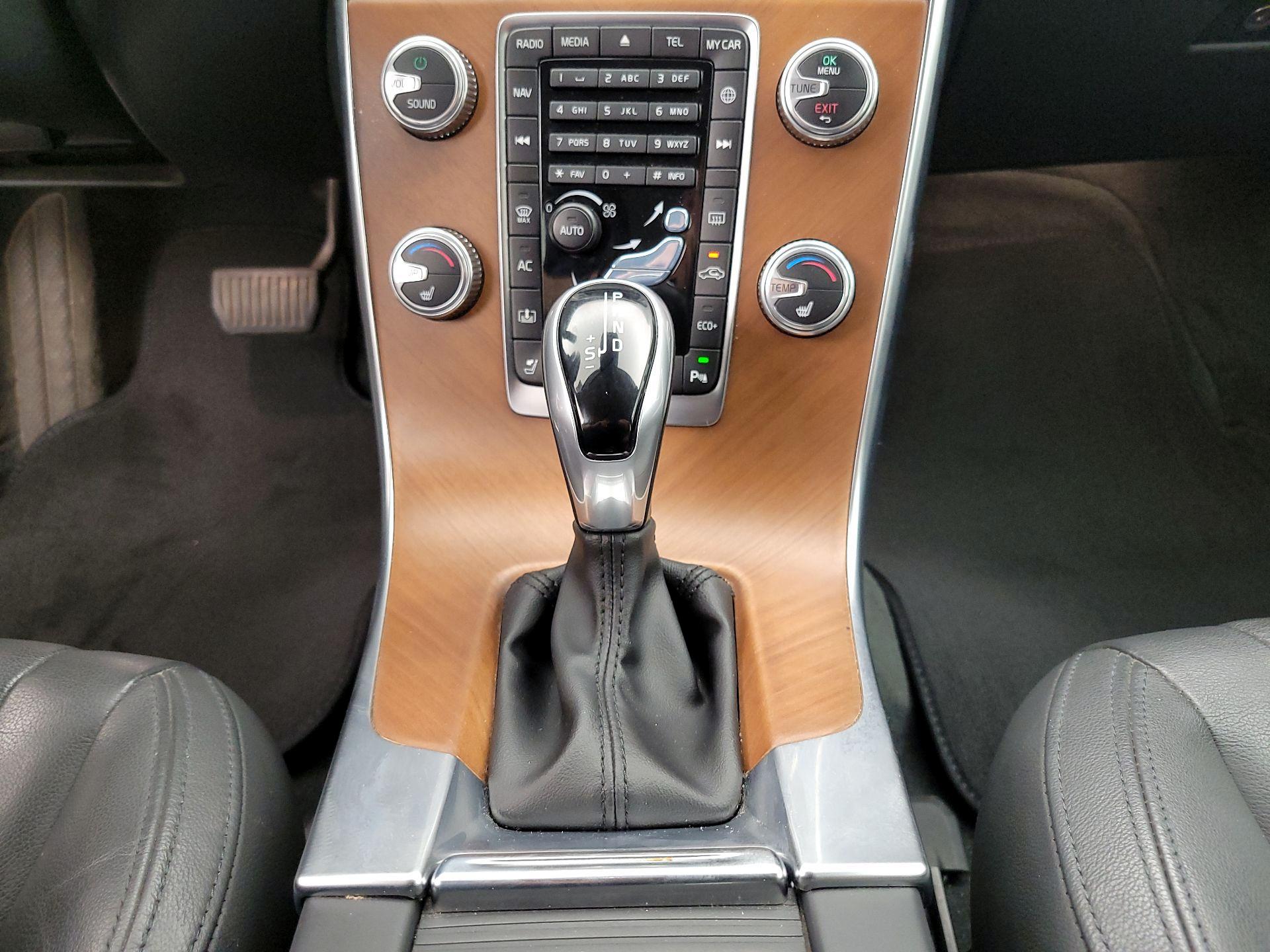 Thumbnail: 2017 Volvo S60 - 18