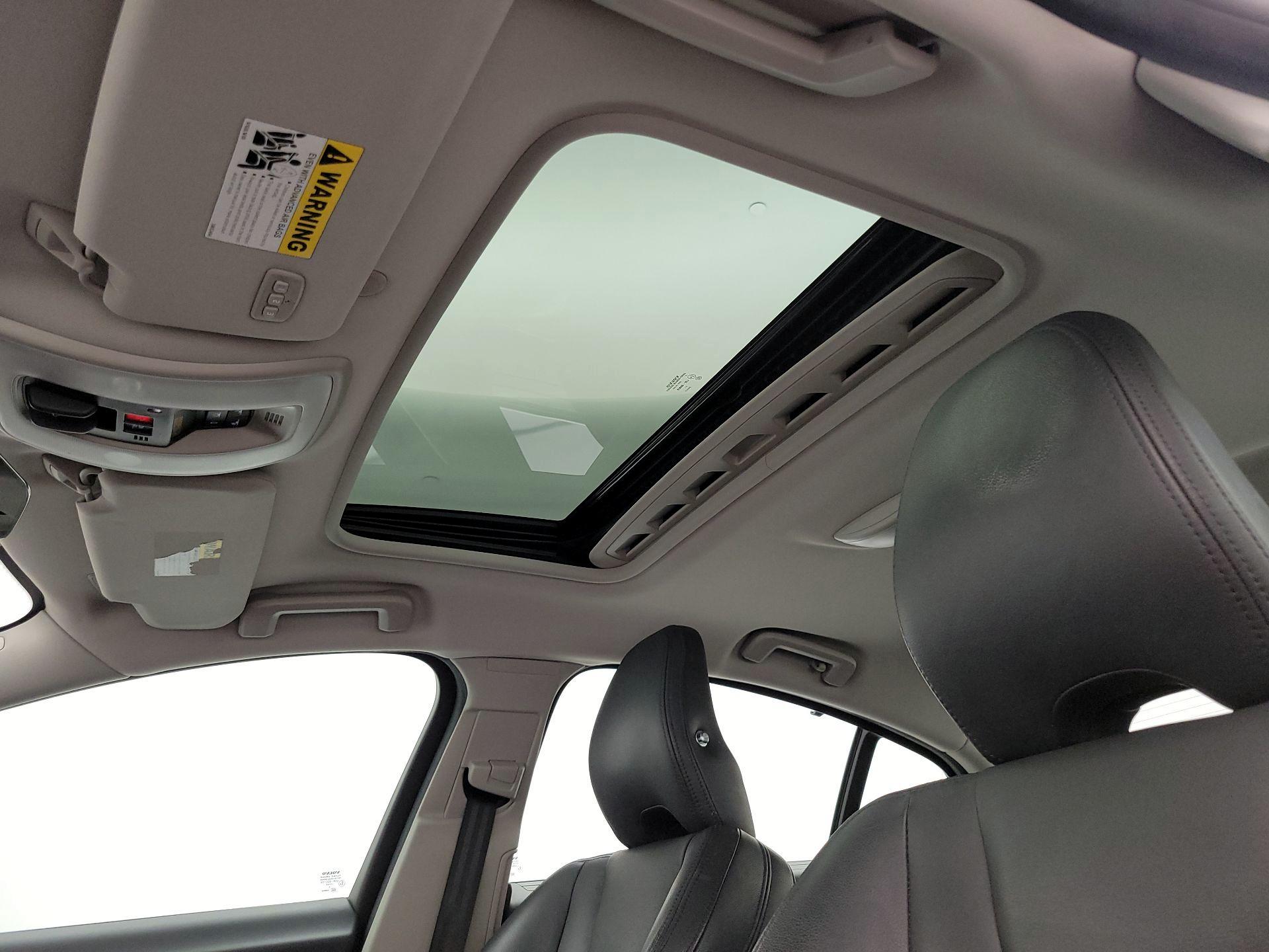 Thumbnail: 2017 Volvo S60 - 20