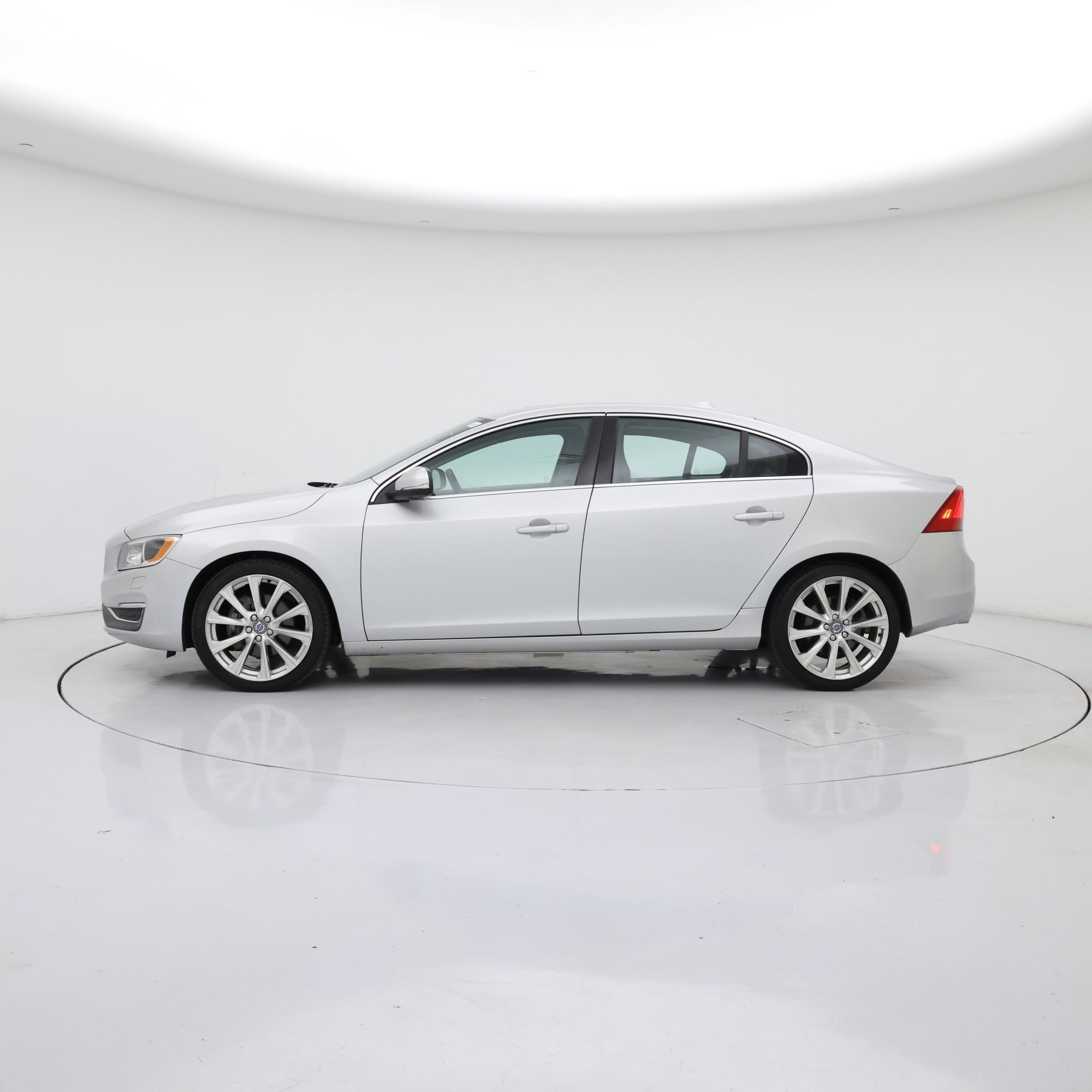 Thumbnail: 2017 Volvo S60 - 3