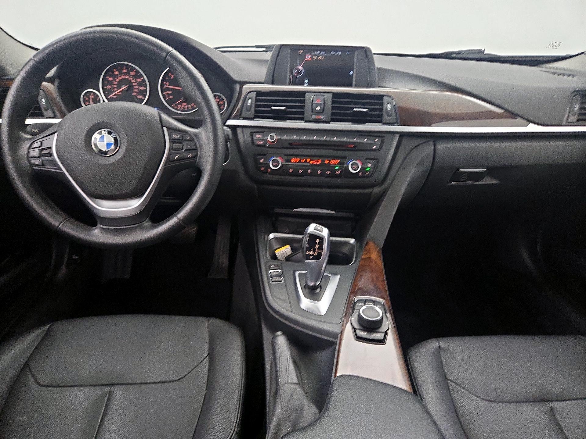 Thumbnail: 2015 BMW 3 Series - 9