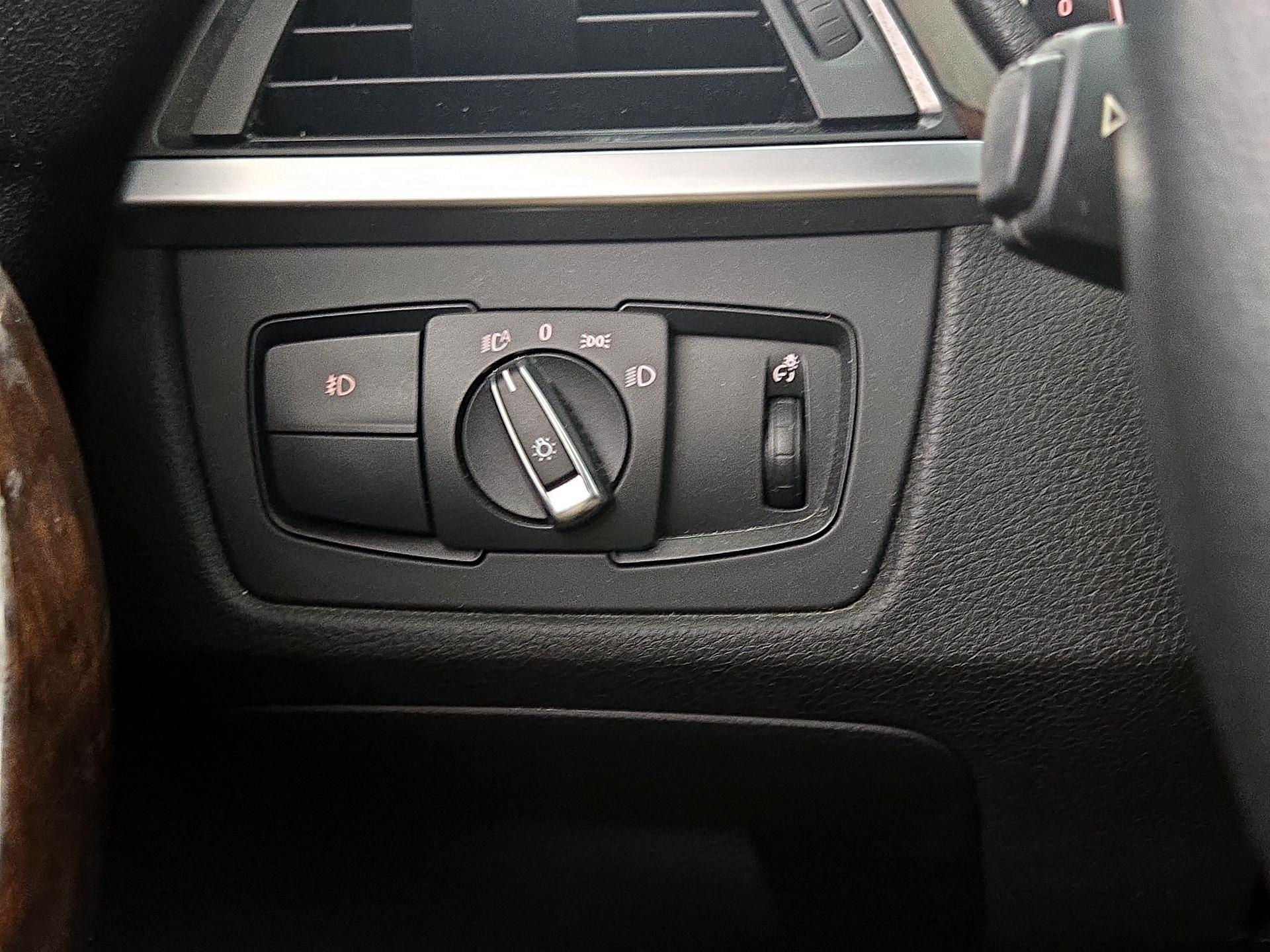 Thumbnail: 2015 BMW 3 Series - 13