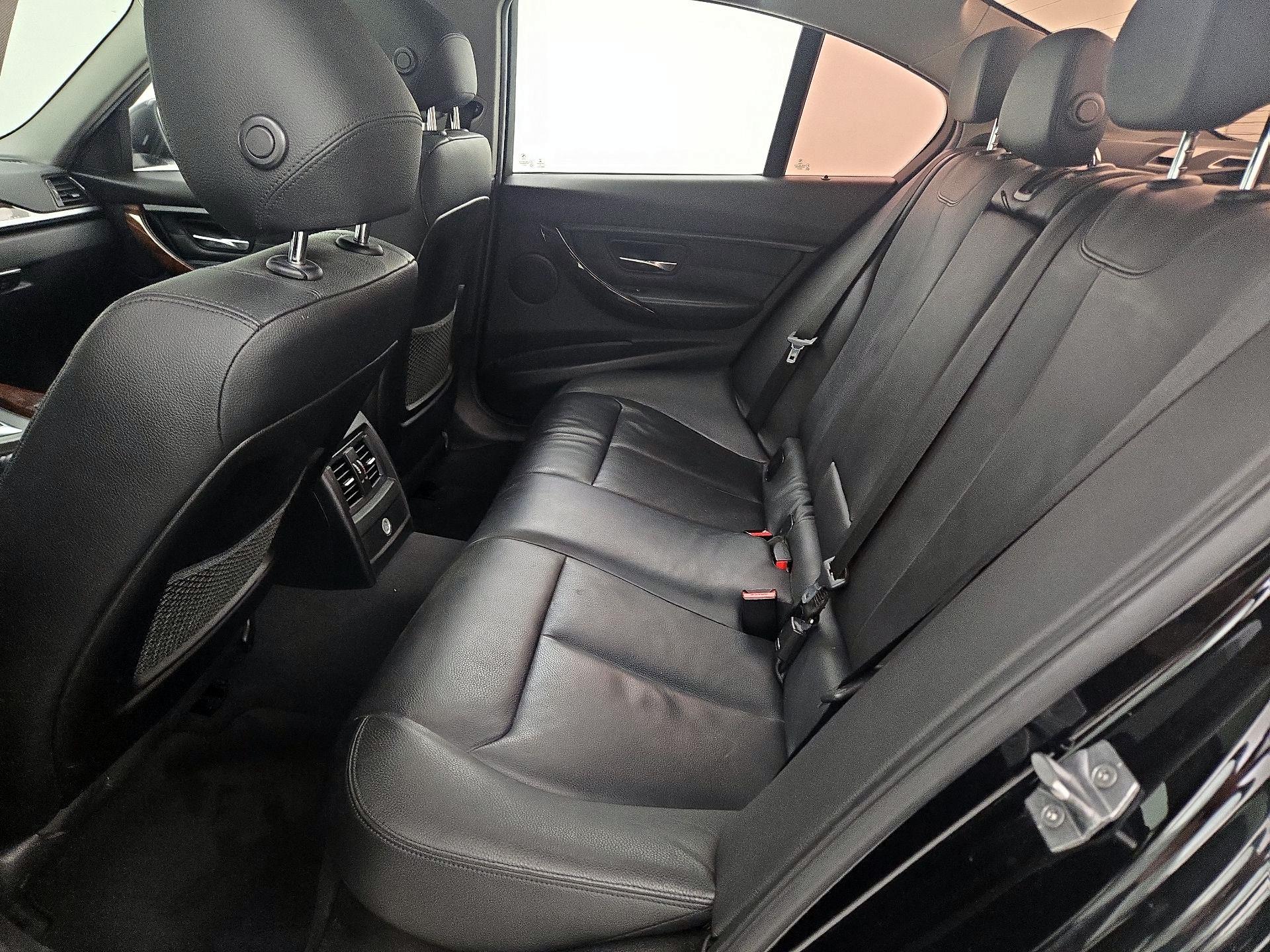 Thumbnail: 2015 BMW 3 Series - 19