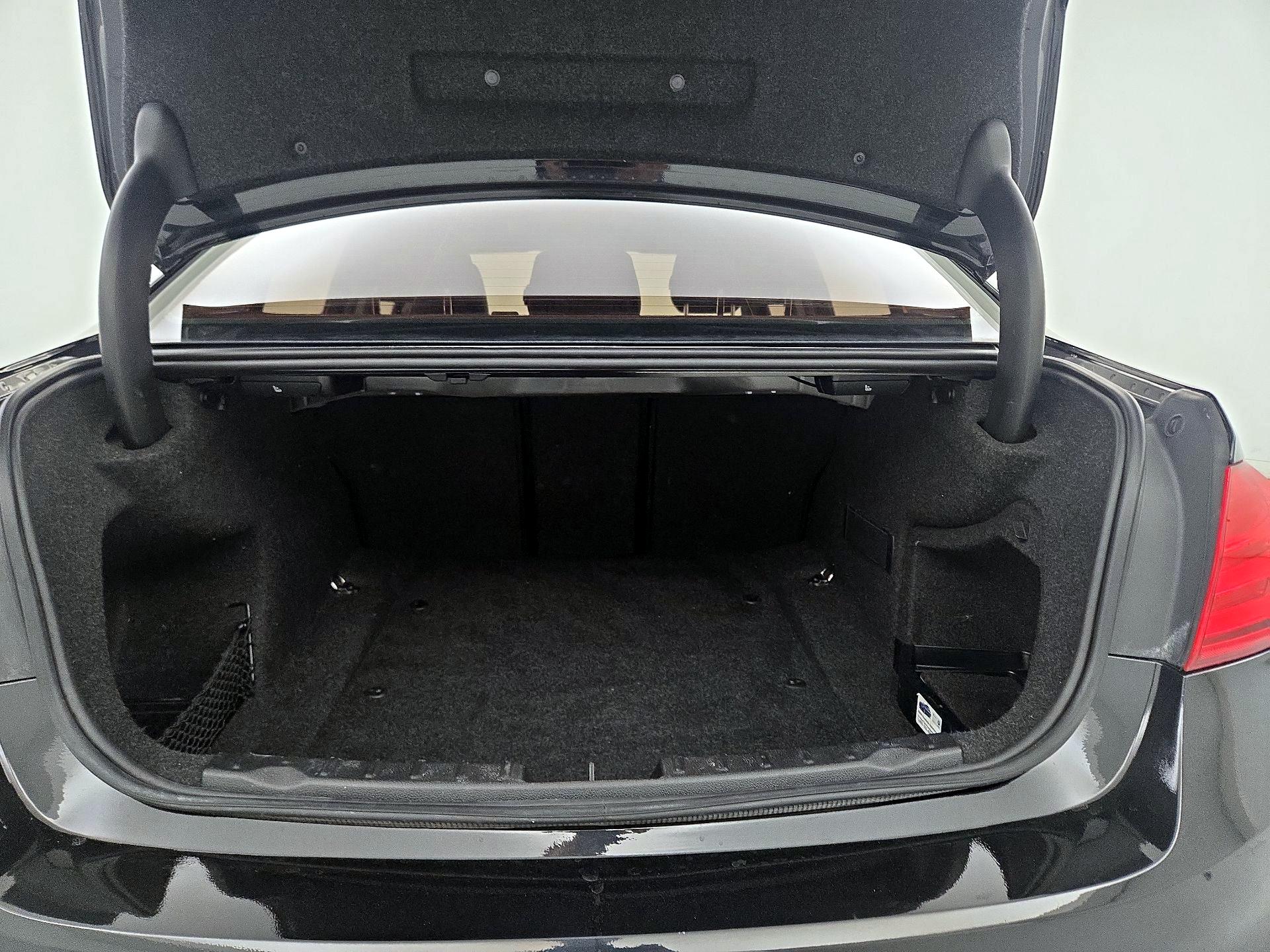 Thumbnail: 2015 BMW 3 Series - 20