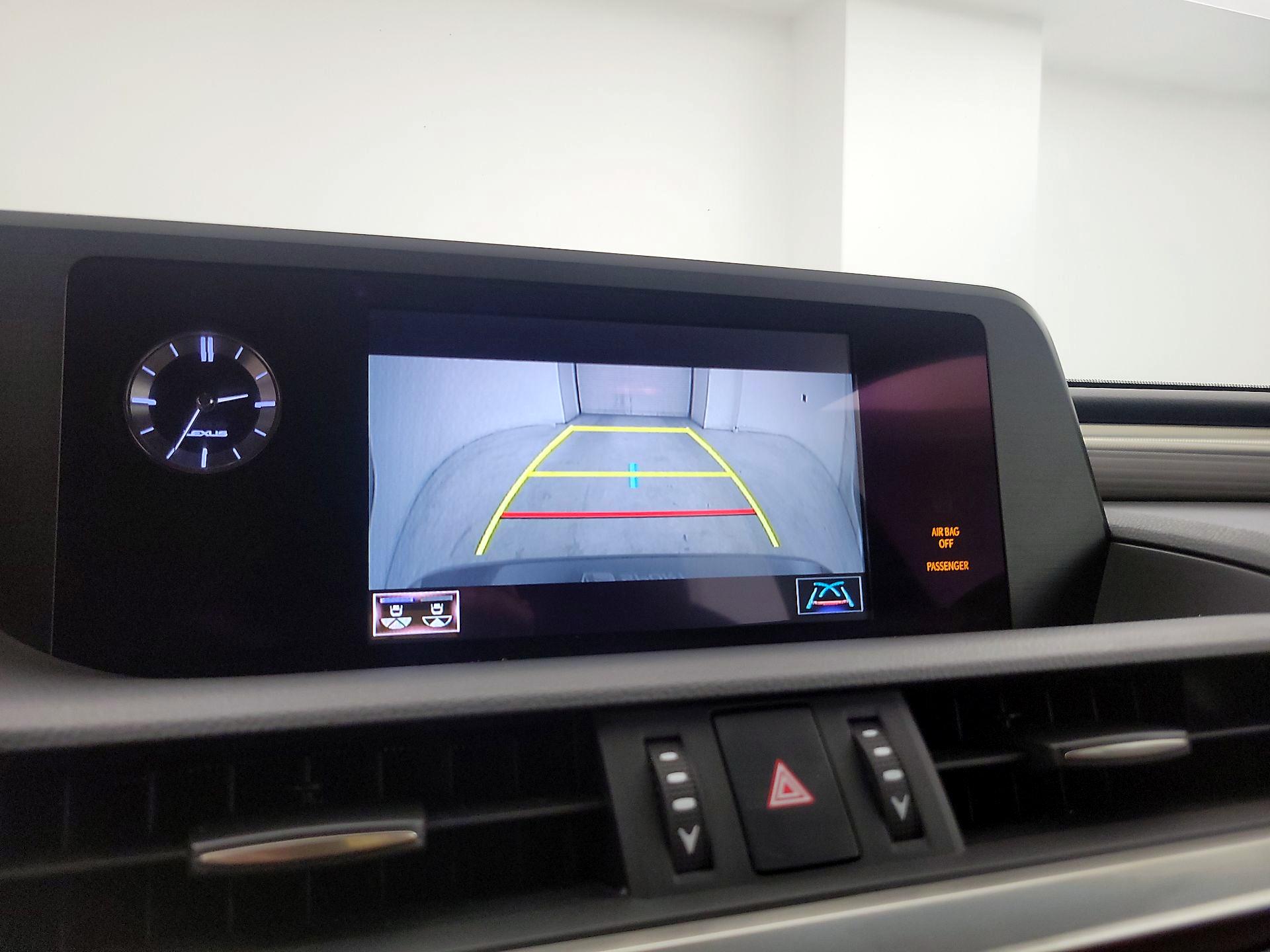 Thumbnail: 2020 Lexus ES - 14