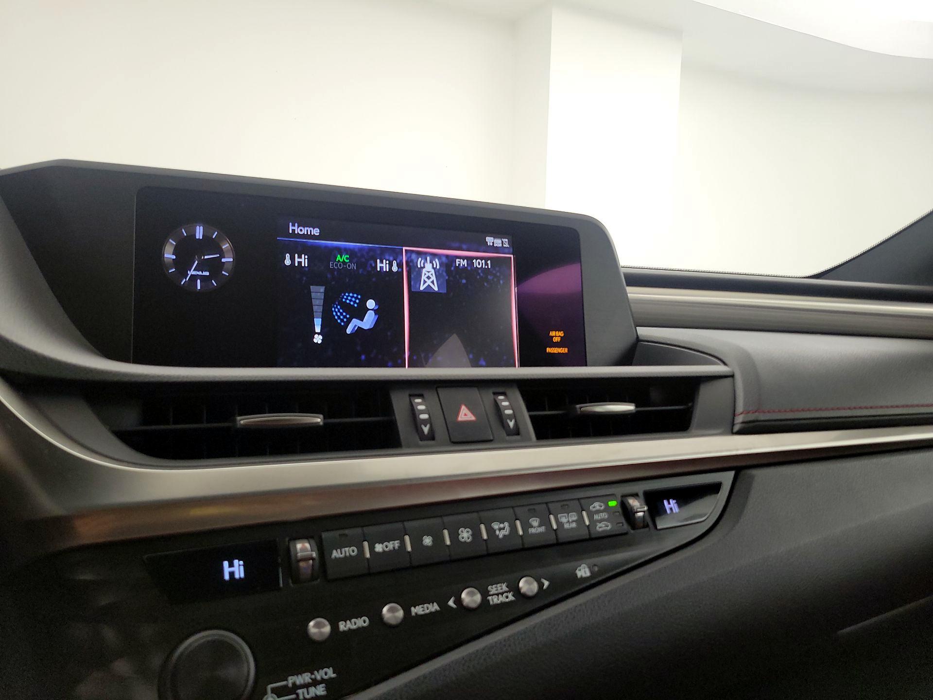 Thumbnail: 2020 Lexus ES - 16