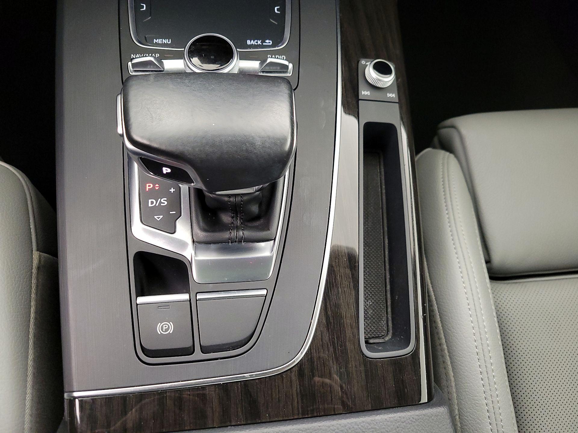 Thumbnail: 2018 Audi Q5 - 18