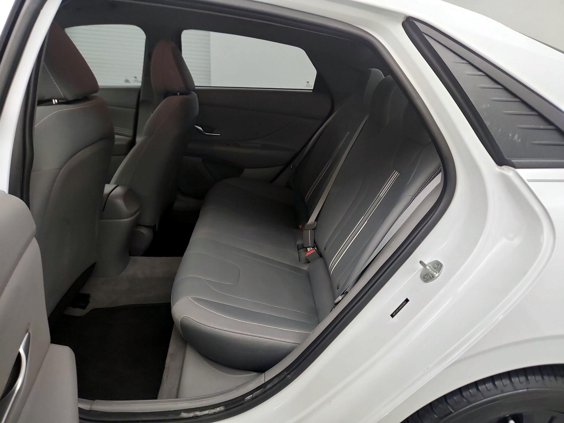 Thumbnail: 2021 Hyundai Elantra - 17