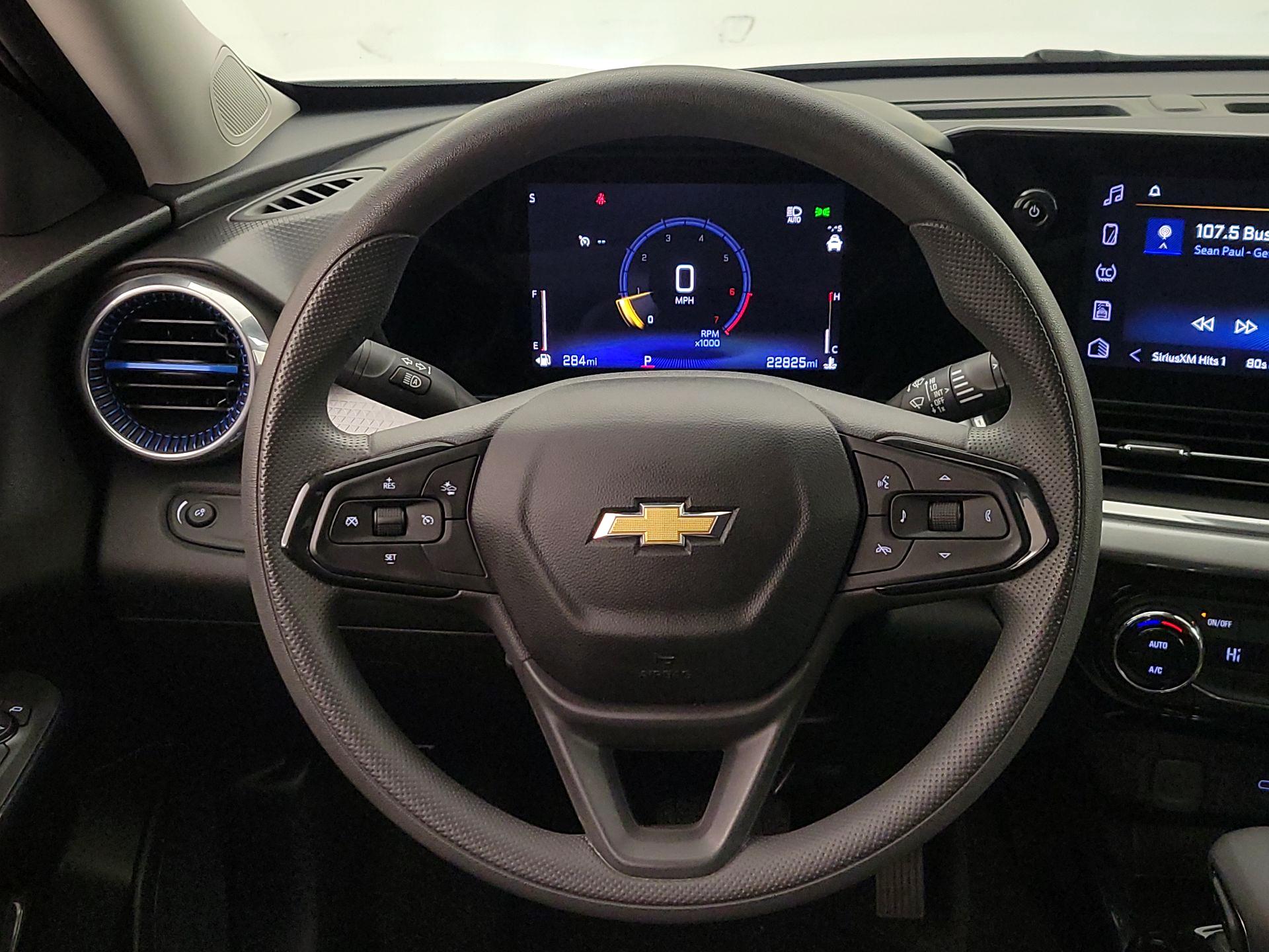 Thumbnail: 2024 Chevrolet Trax - 10