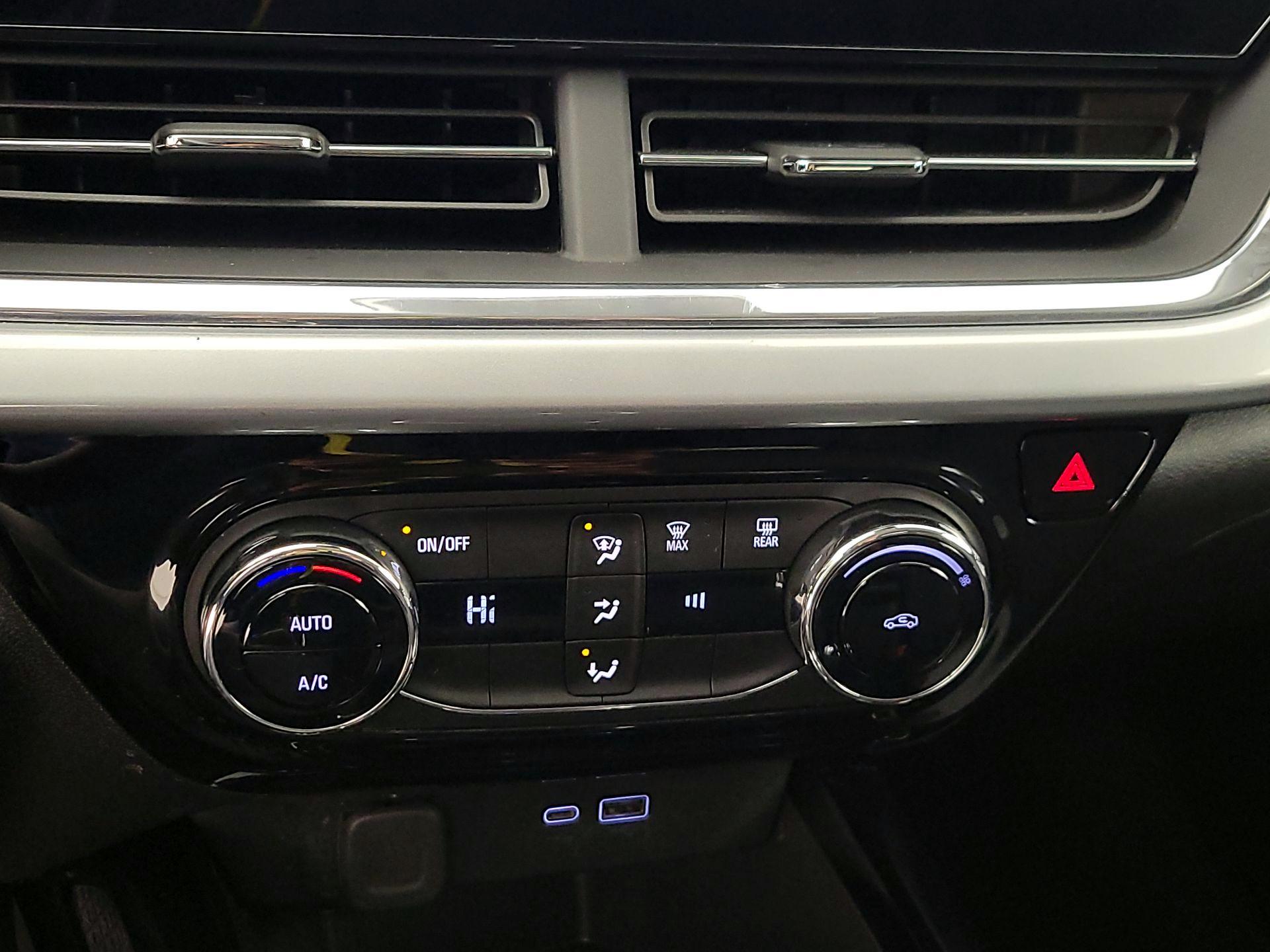 Thumbnail: 2024 Chevrolet Trax - 16