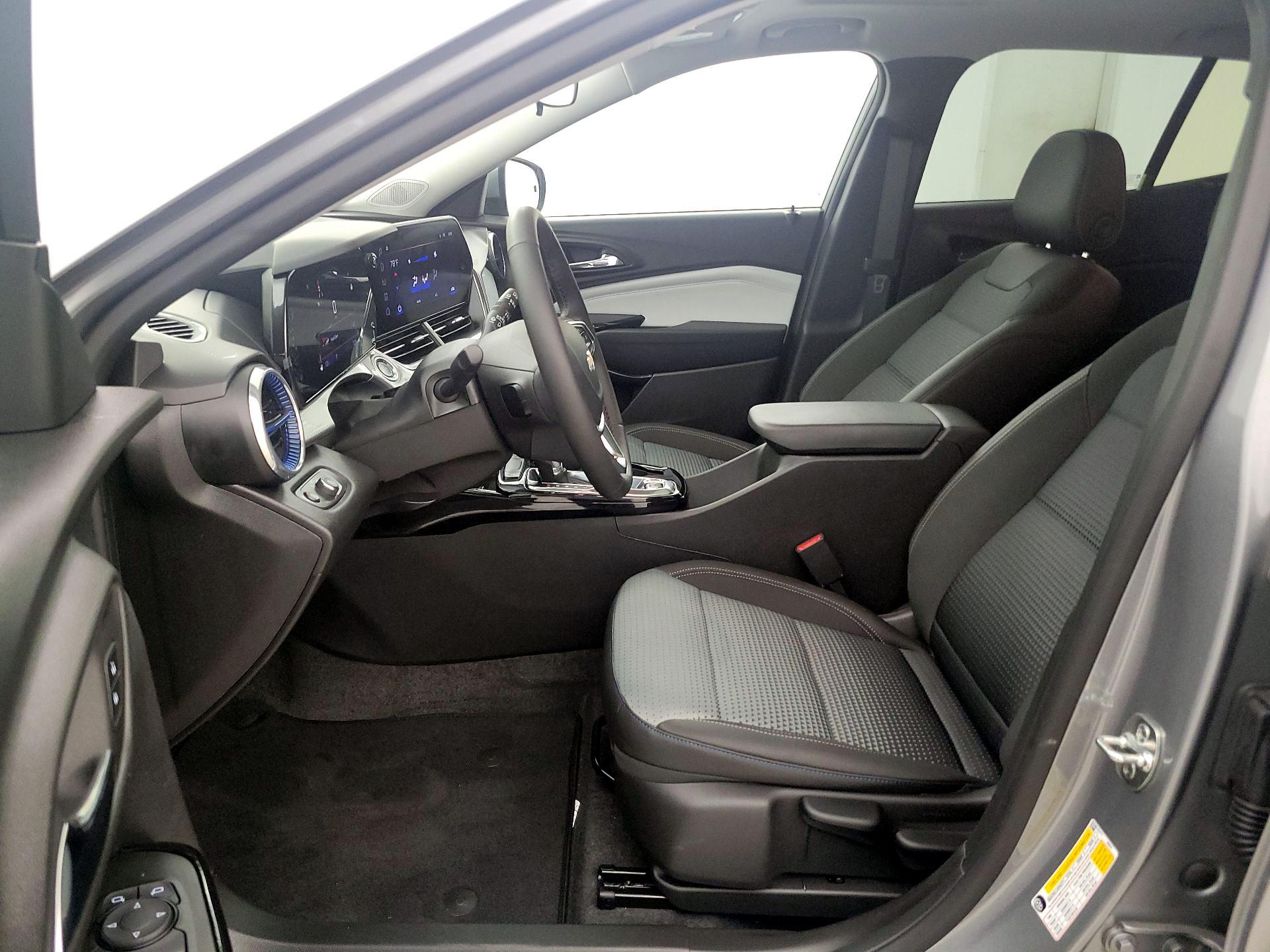 Thumbnail: 2025 Chevrolet Trax - 11