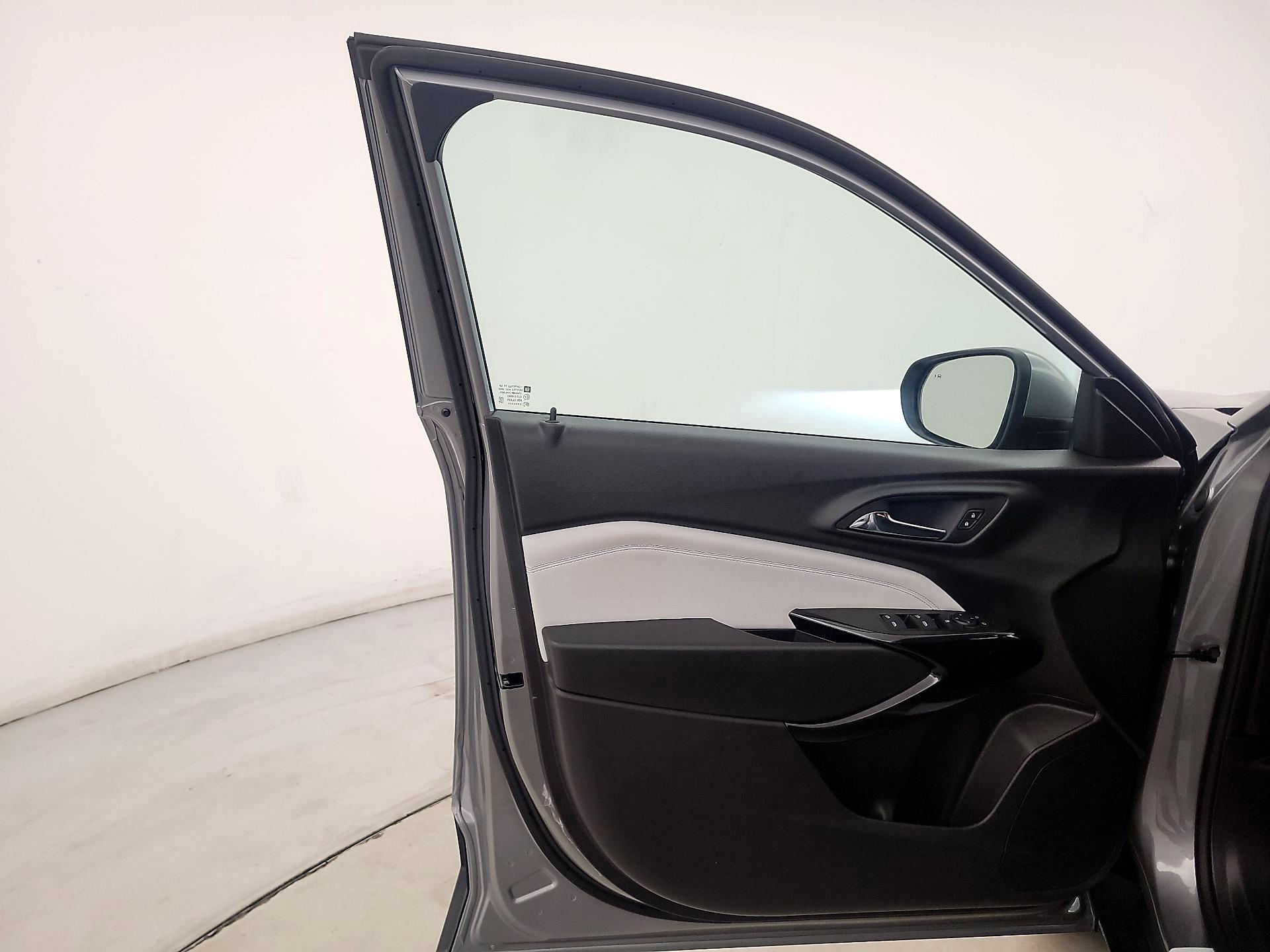 Thumbnail: 2025 Chevrolet Trax - 12