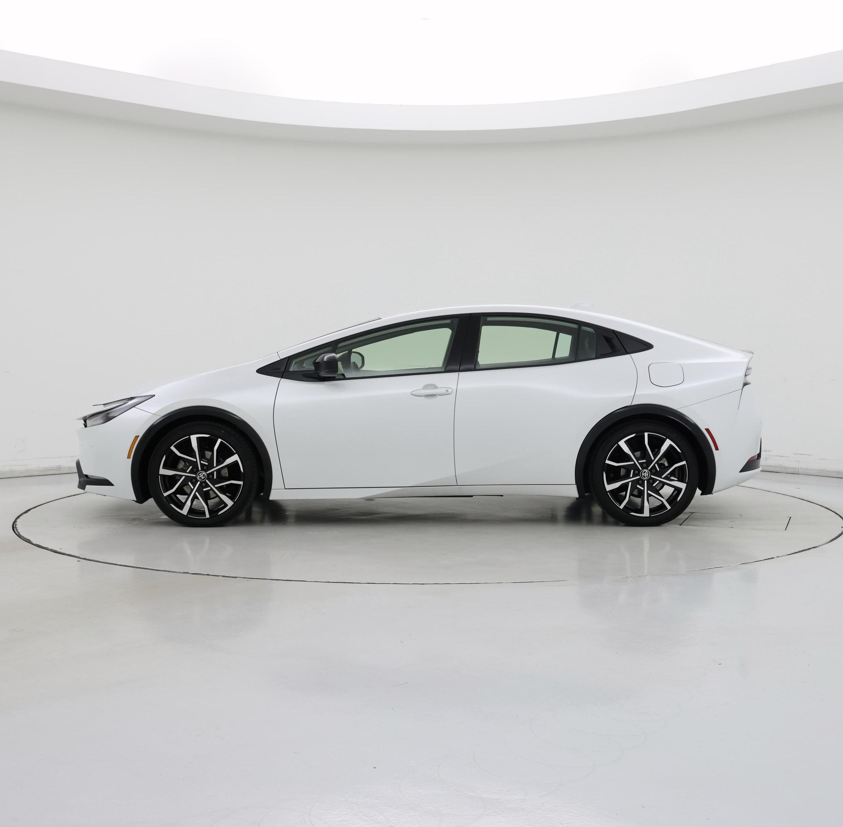 Thumbnail: 2025 Toyota Prius - 3