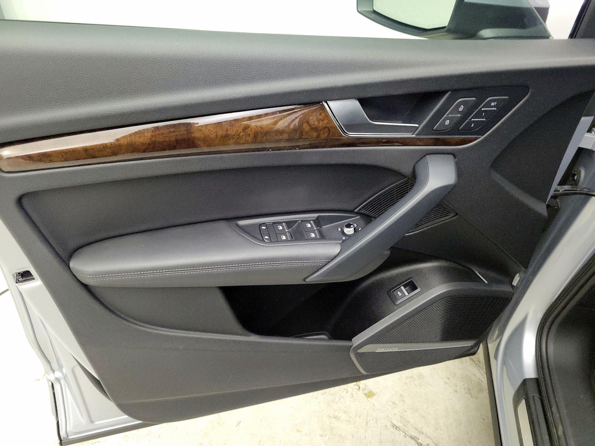 Thumbnail: 2019 Audi Q5 - 12