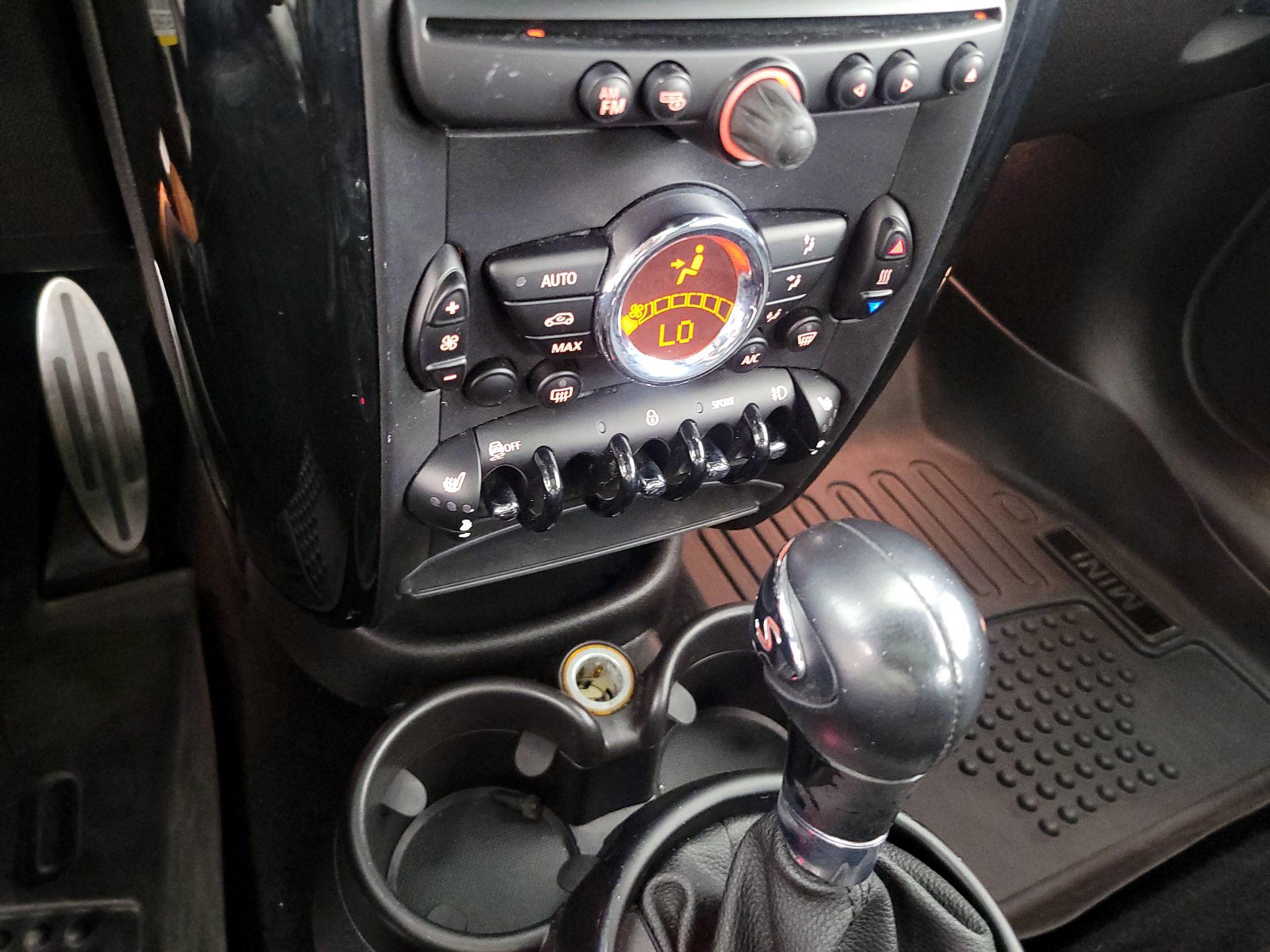 Thumbnail: 2016 MINI Cooper Countryman - 15