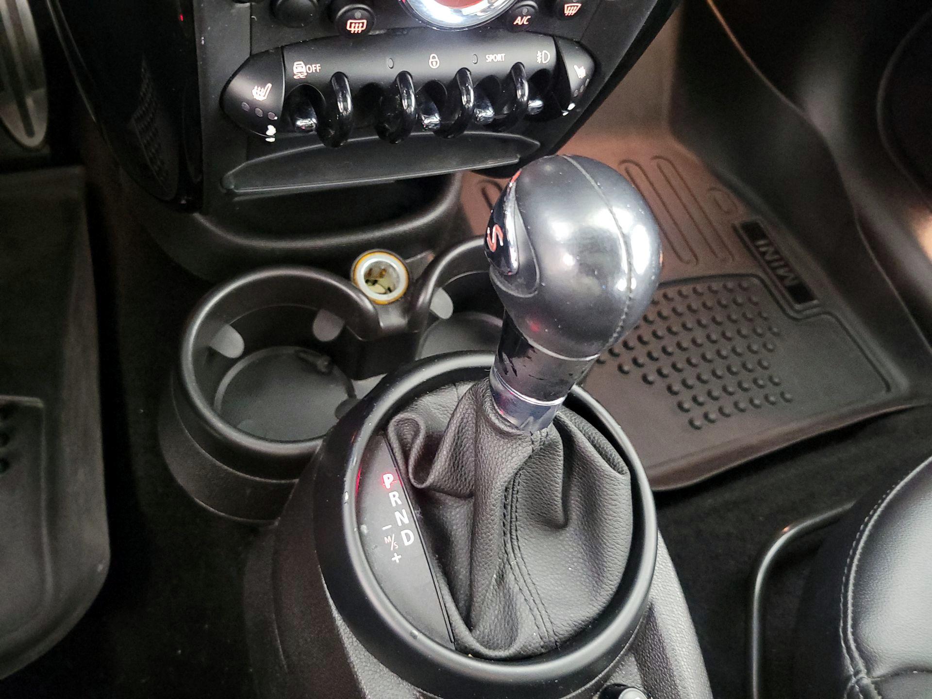 Thumbnail: 2016 MINI Cooper Countryman - 16