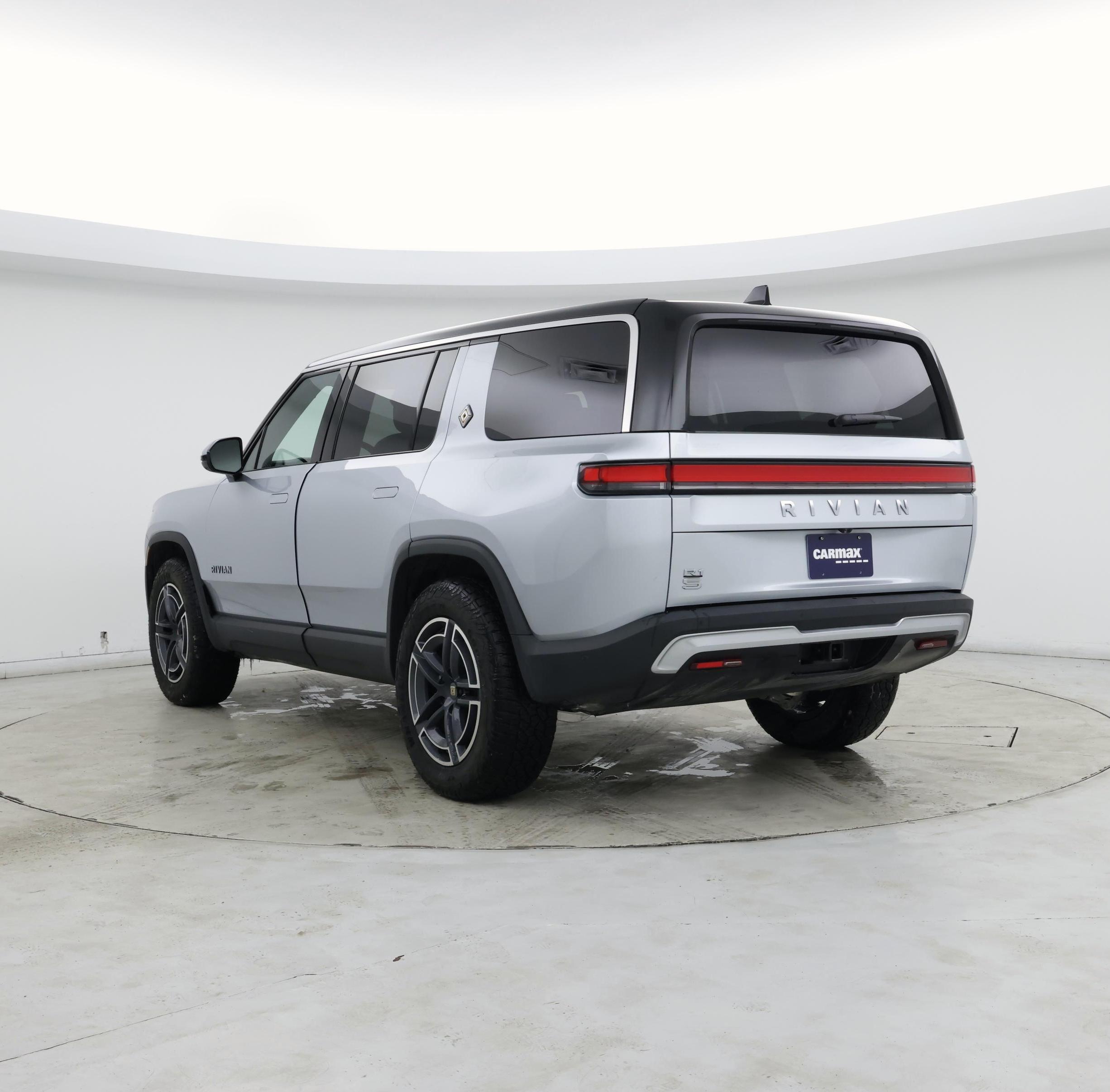 Thumbnail: 2026 Rivian R1S - 2