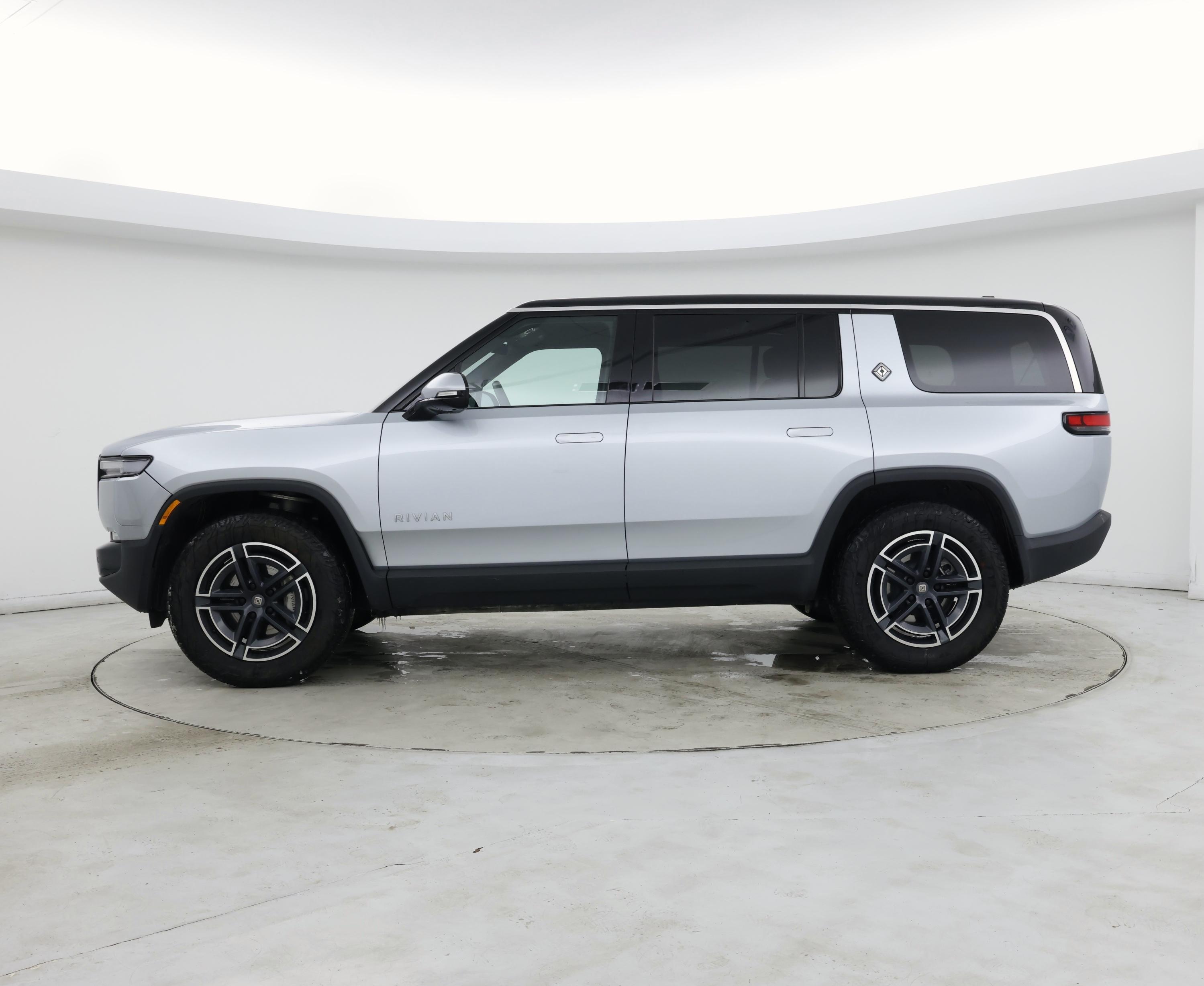 Thumbnail: 2026 Rivian R1S - 3