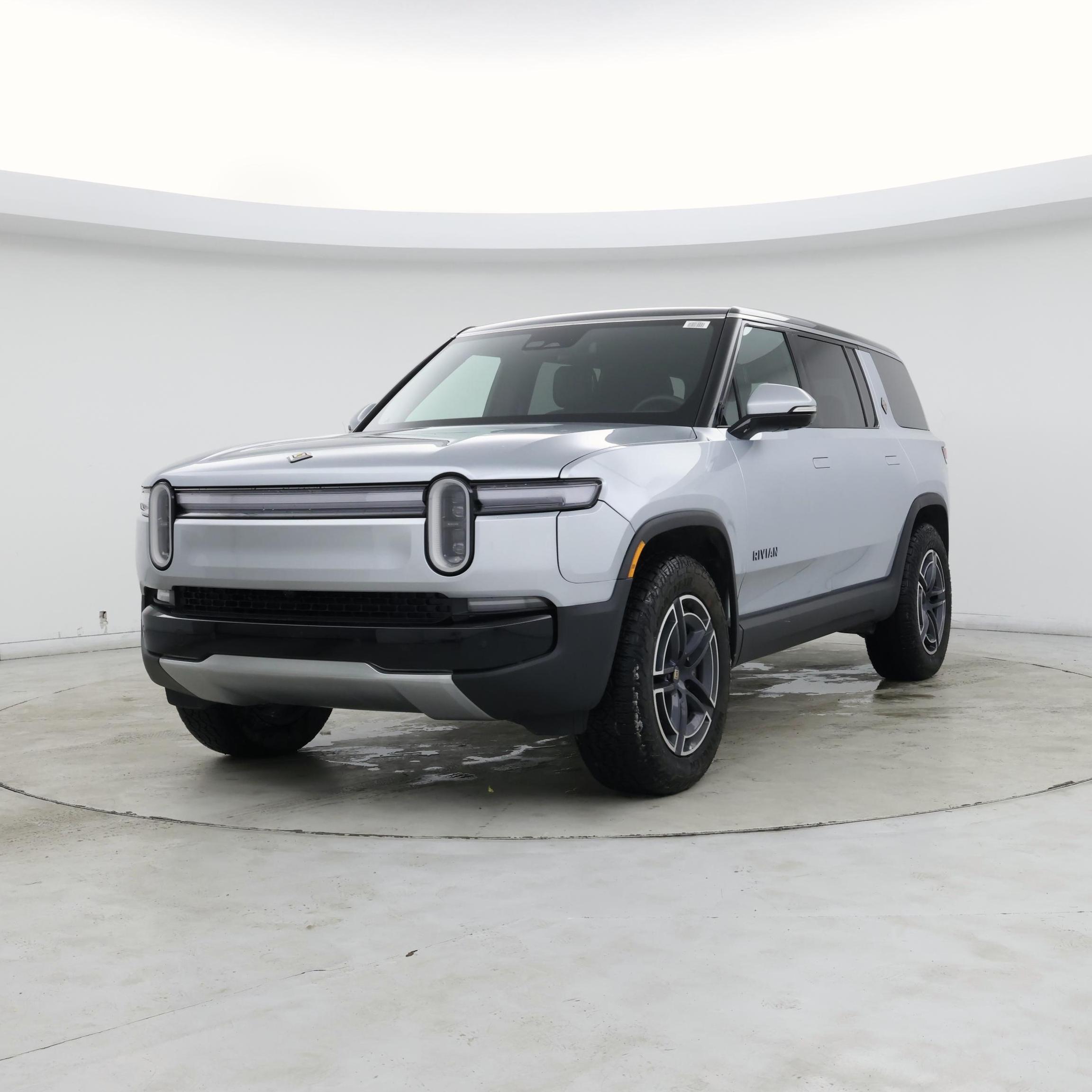 Thumbnail: 2026 Rivian R1S - 4